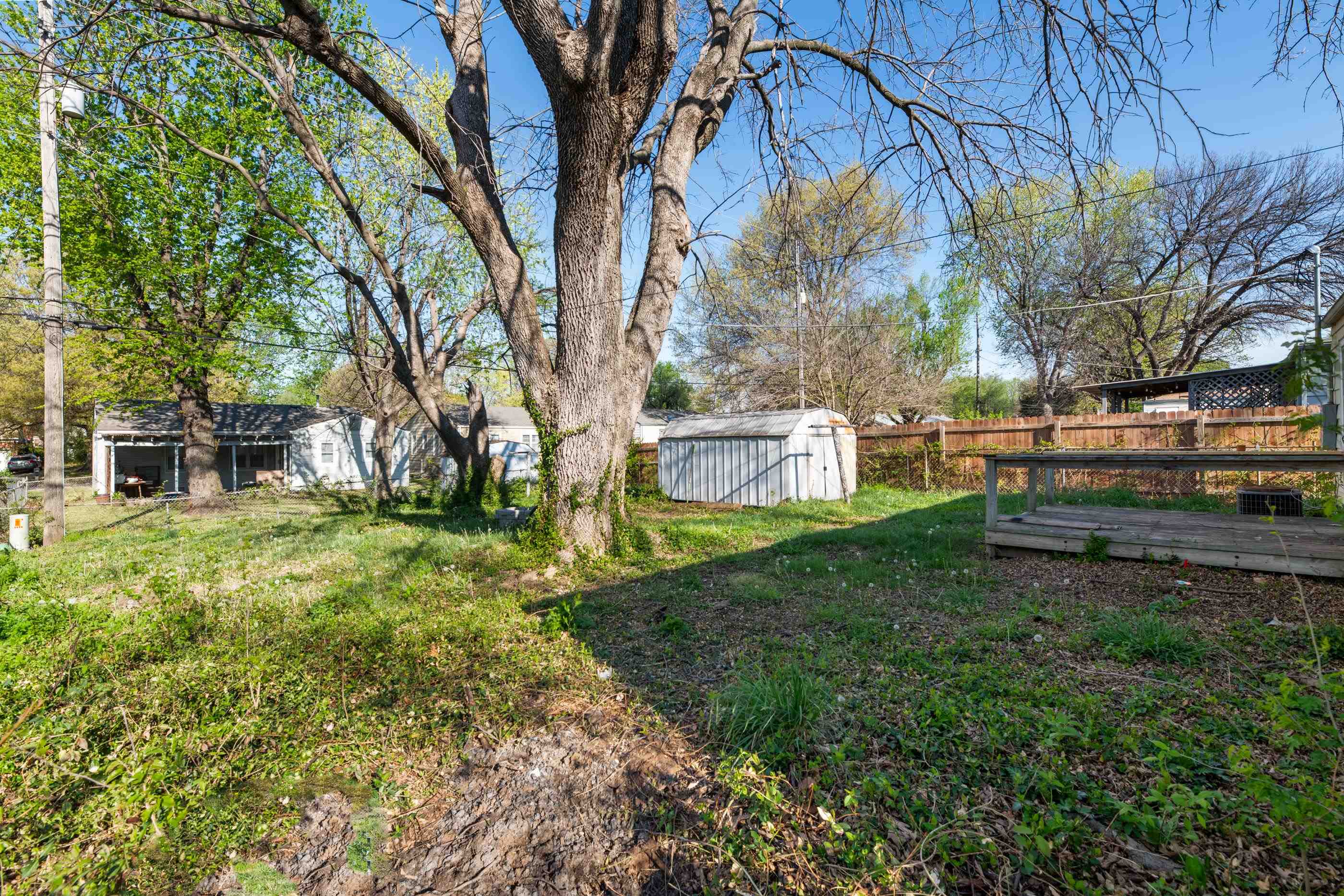 2331 S Dellrose Avenue Wichita KS 67218
