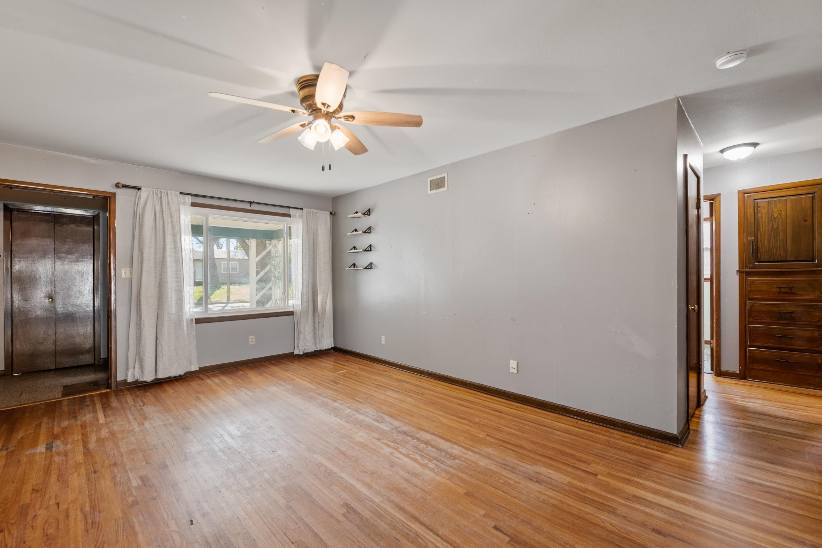 2331 S Dellrose Avenue Wichita KS 67218