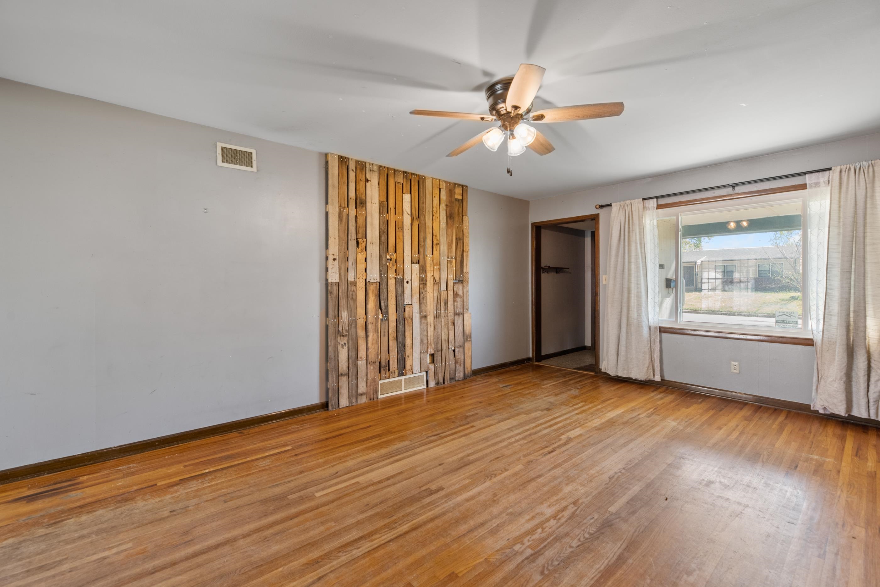 2331 S Dellrose Avenue Wichita KS 67218