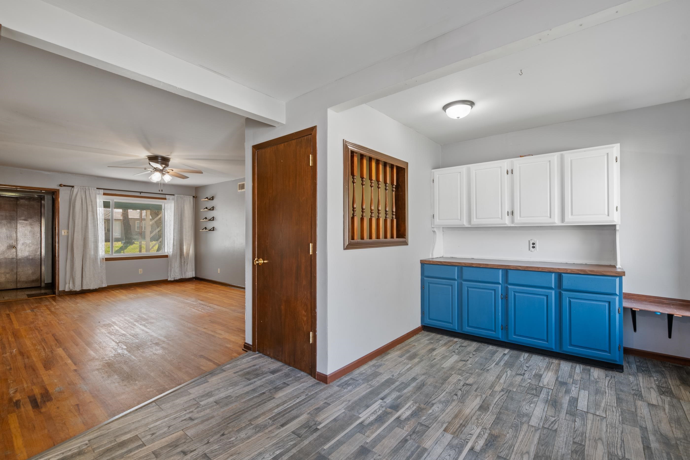 2331 S Dellrose Avenue Wichita KS 67218