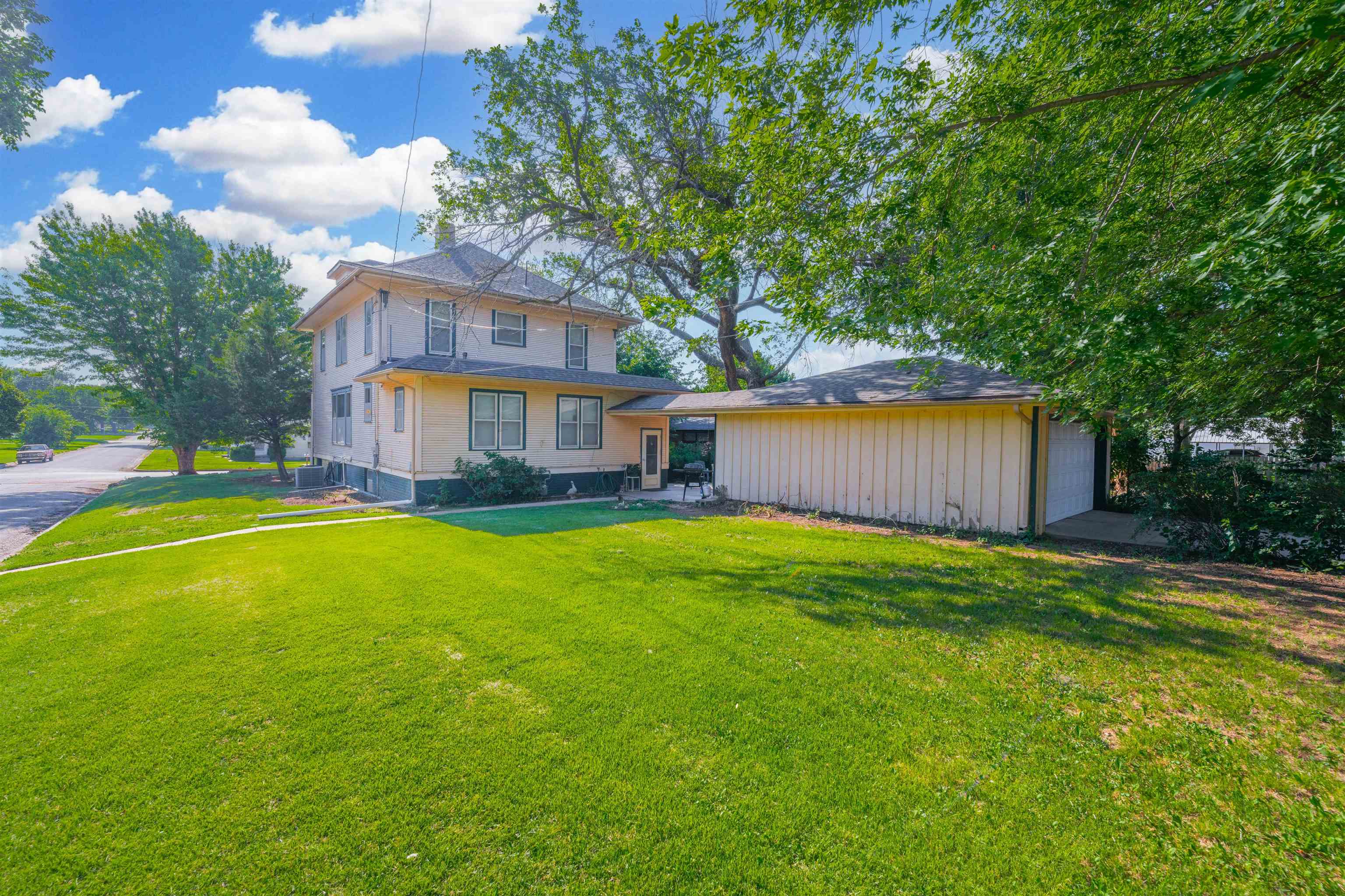 424 N Bluff Anthony KS 67003