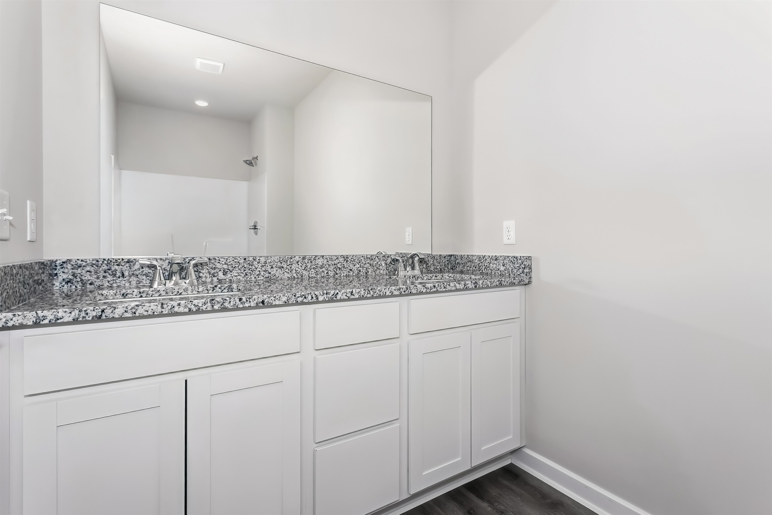 1606 N Topaz Lane Mulvane KS 67110