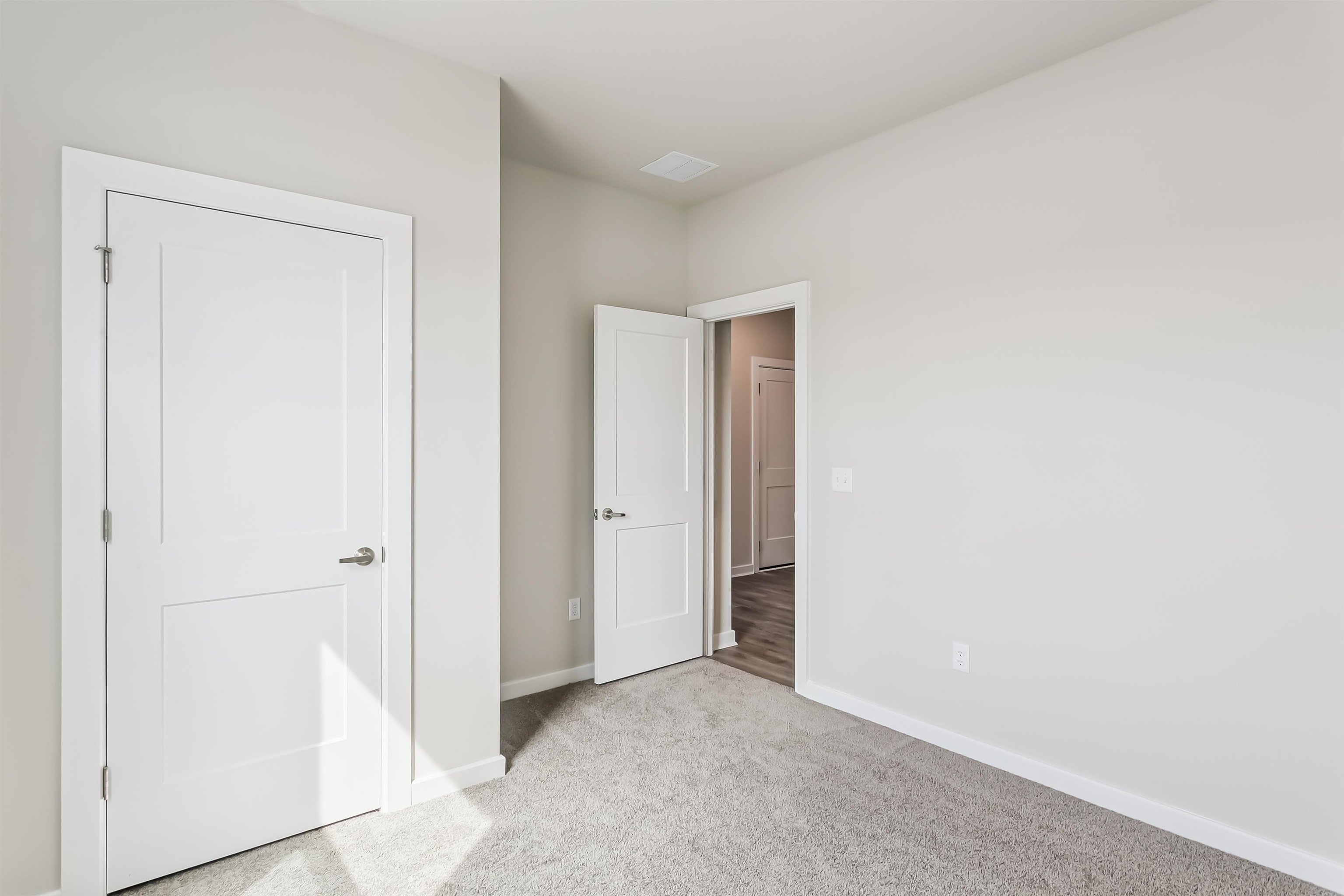 1606 N Topaz Lane Mulvane KS 67110