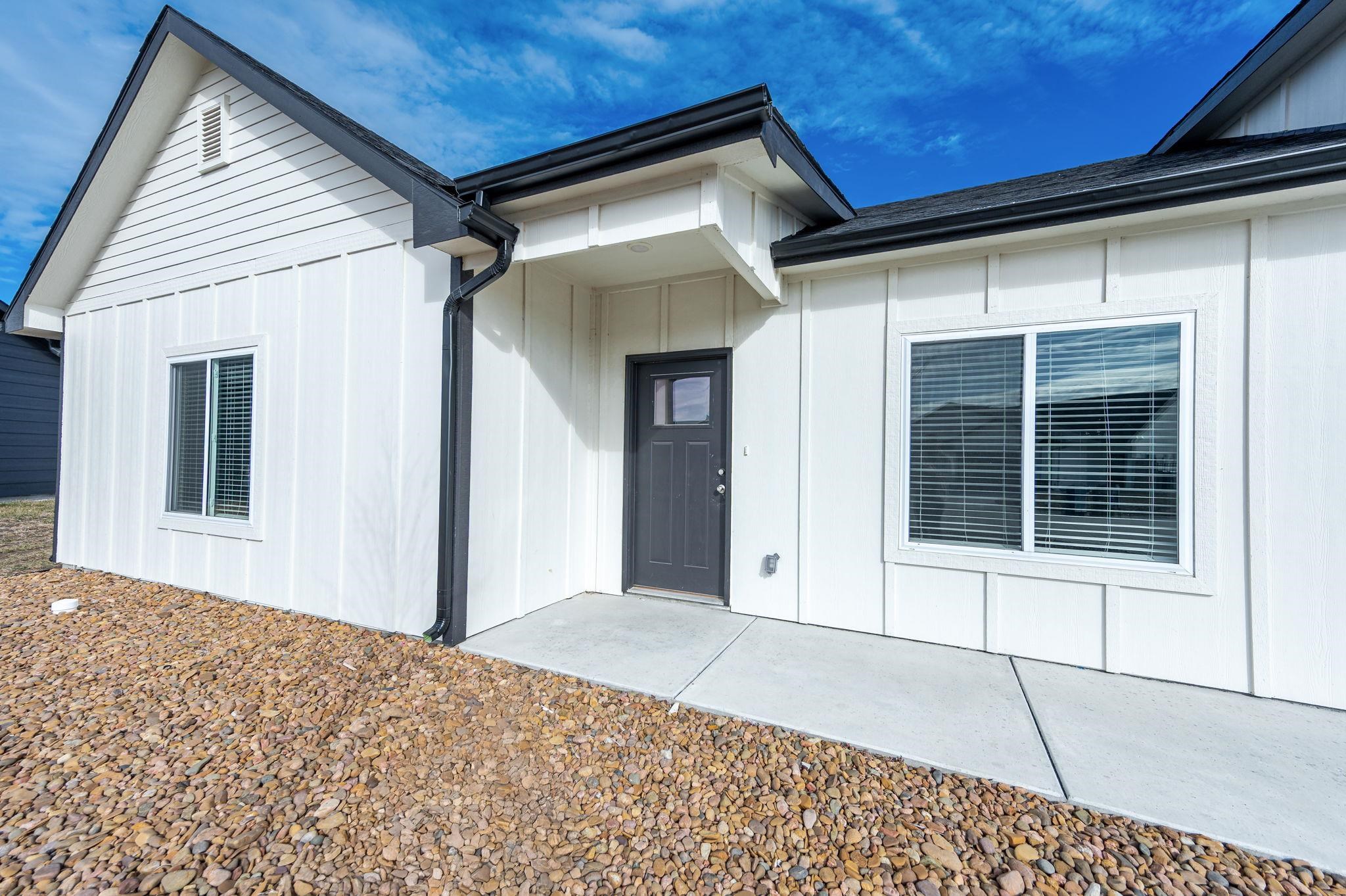 490 E Harper Street Valley Center KS 67147-8948