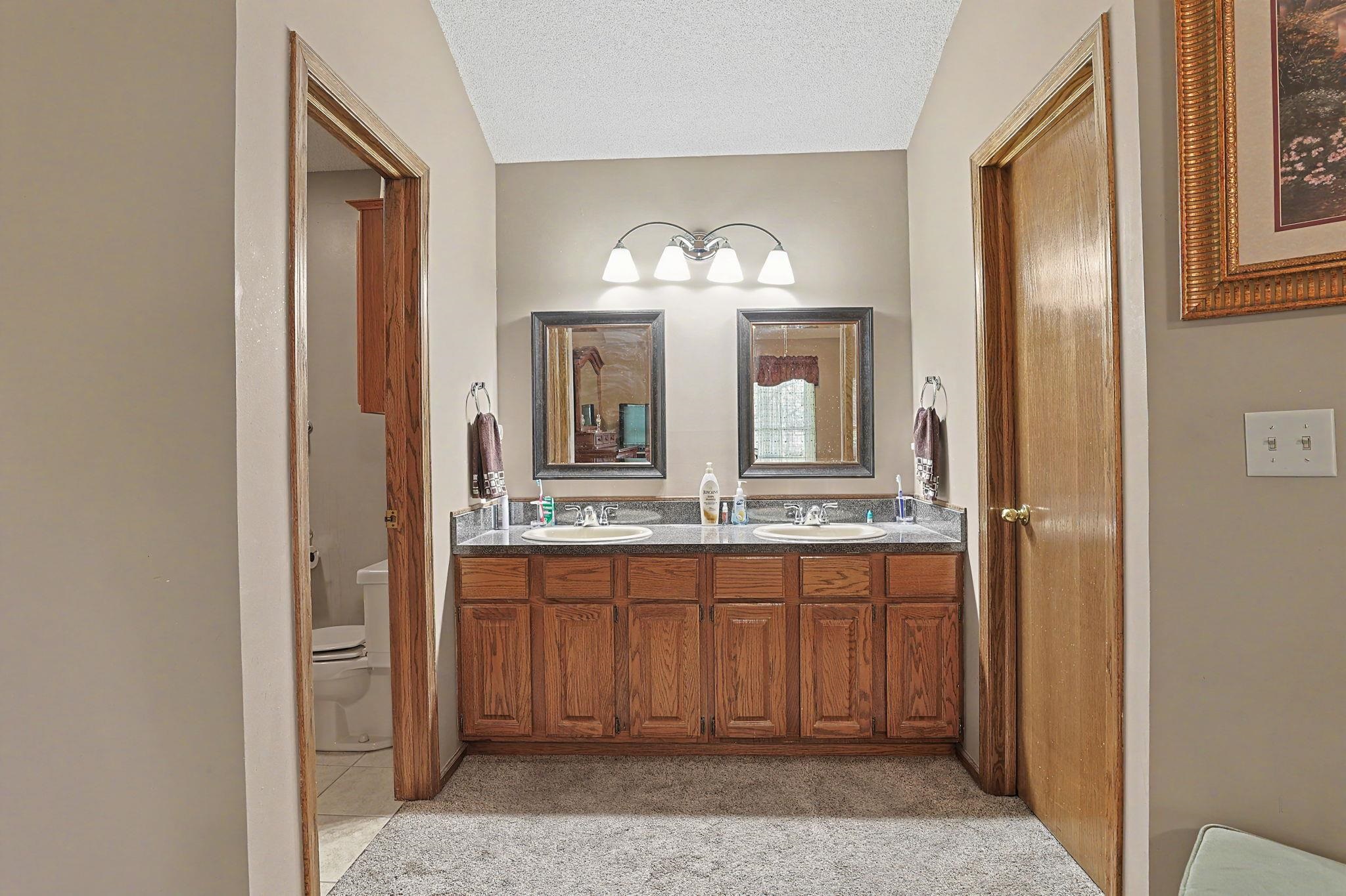 1129 N Manchester Court Wichita KS 67212