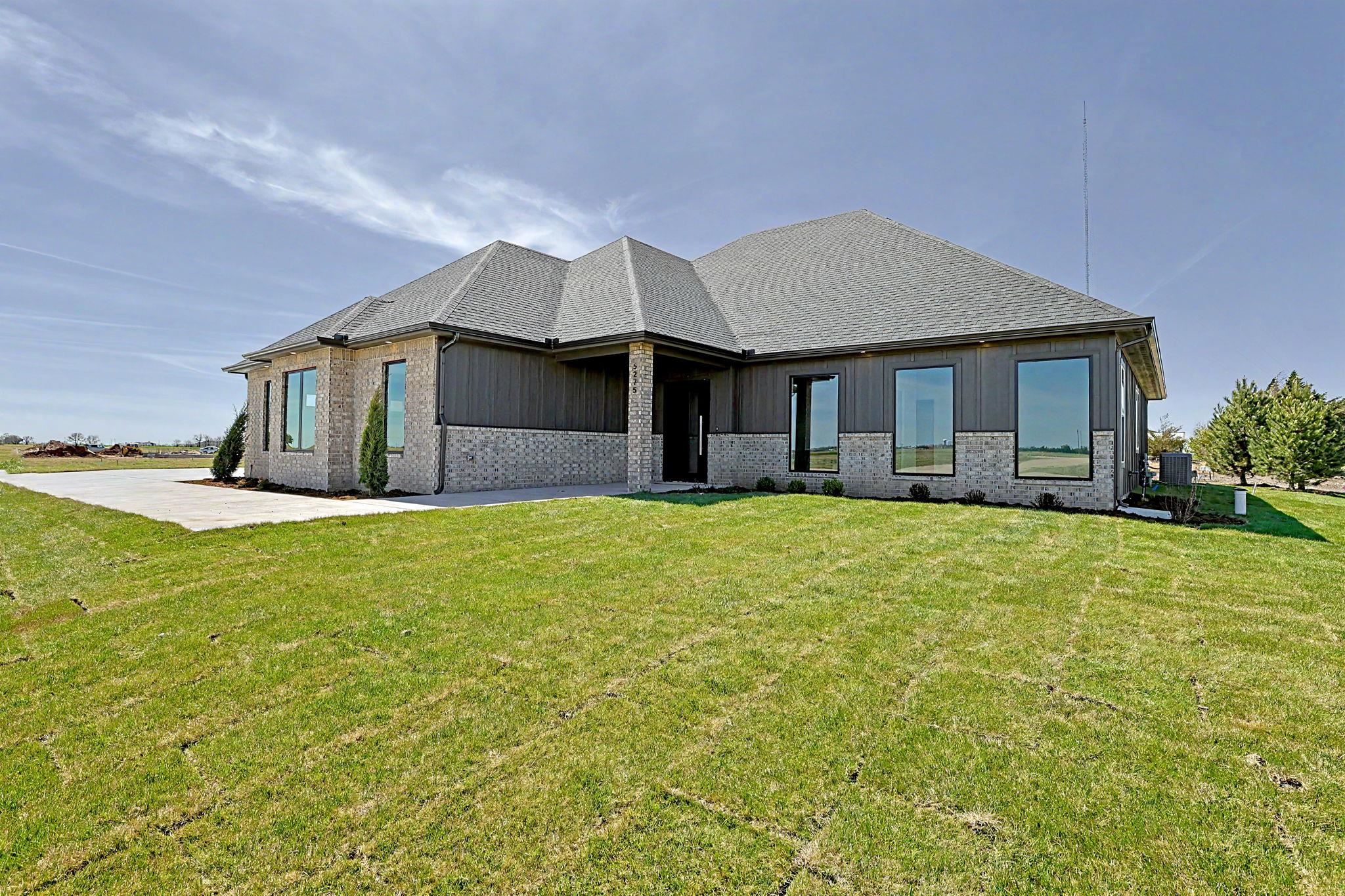 5275 N Eagle Crest Street Colwich KS 67030