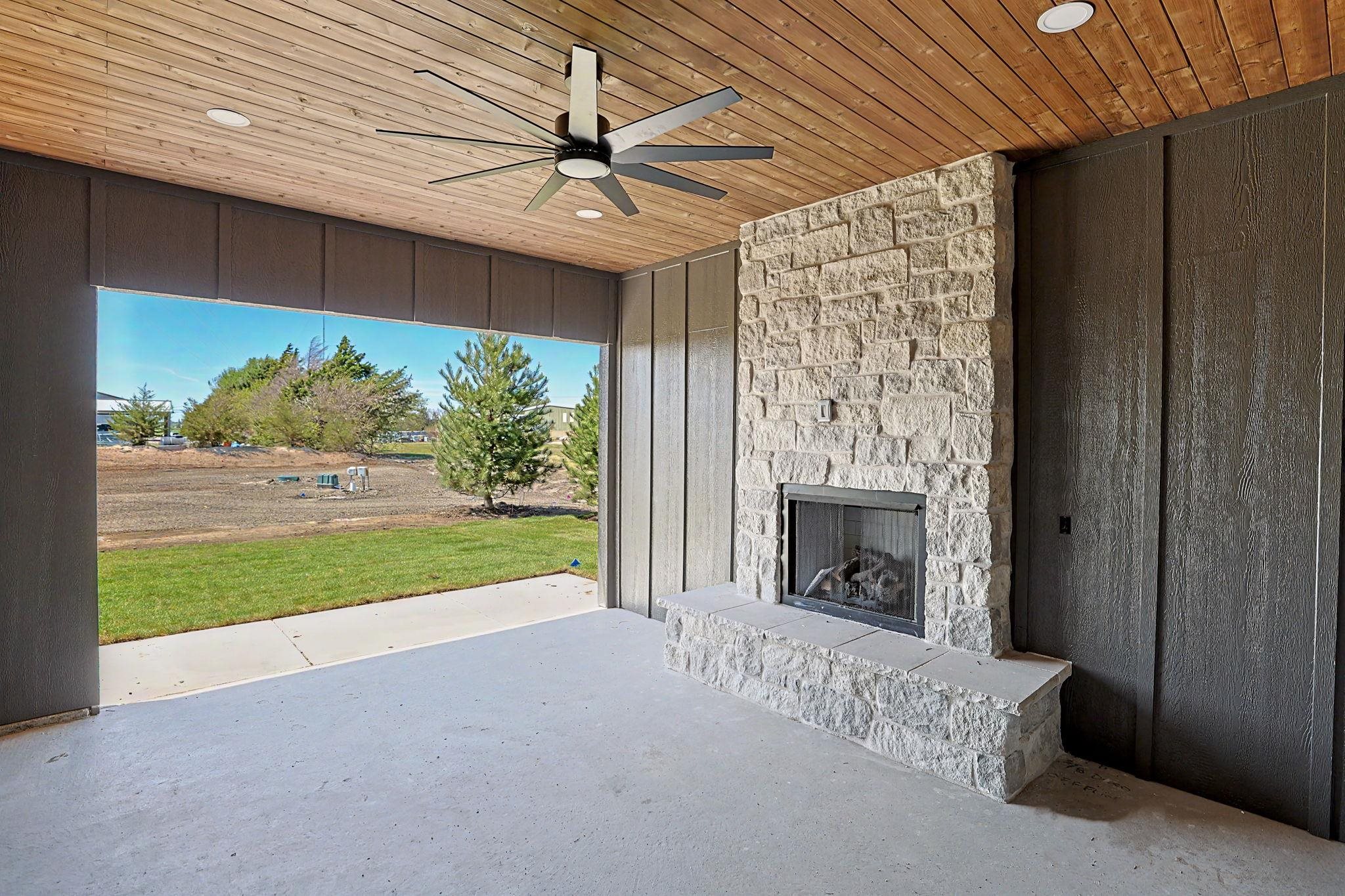 5275 N Eagle Crest Street Colwich KS 67030