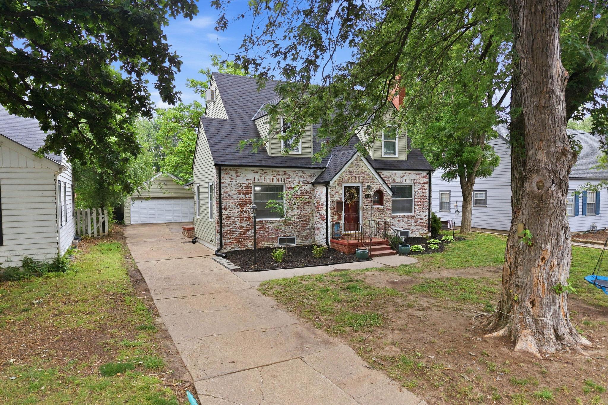 918 N Yale Wichita KS 67208