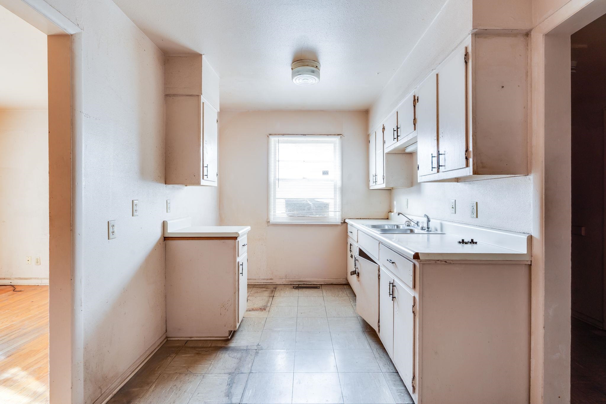 2418 E 8th Street N Wichita KS 67214