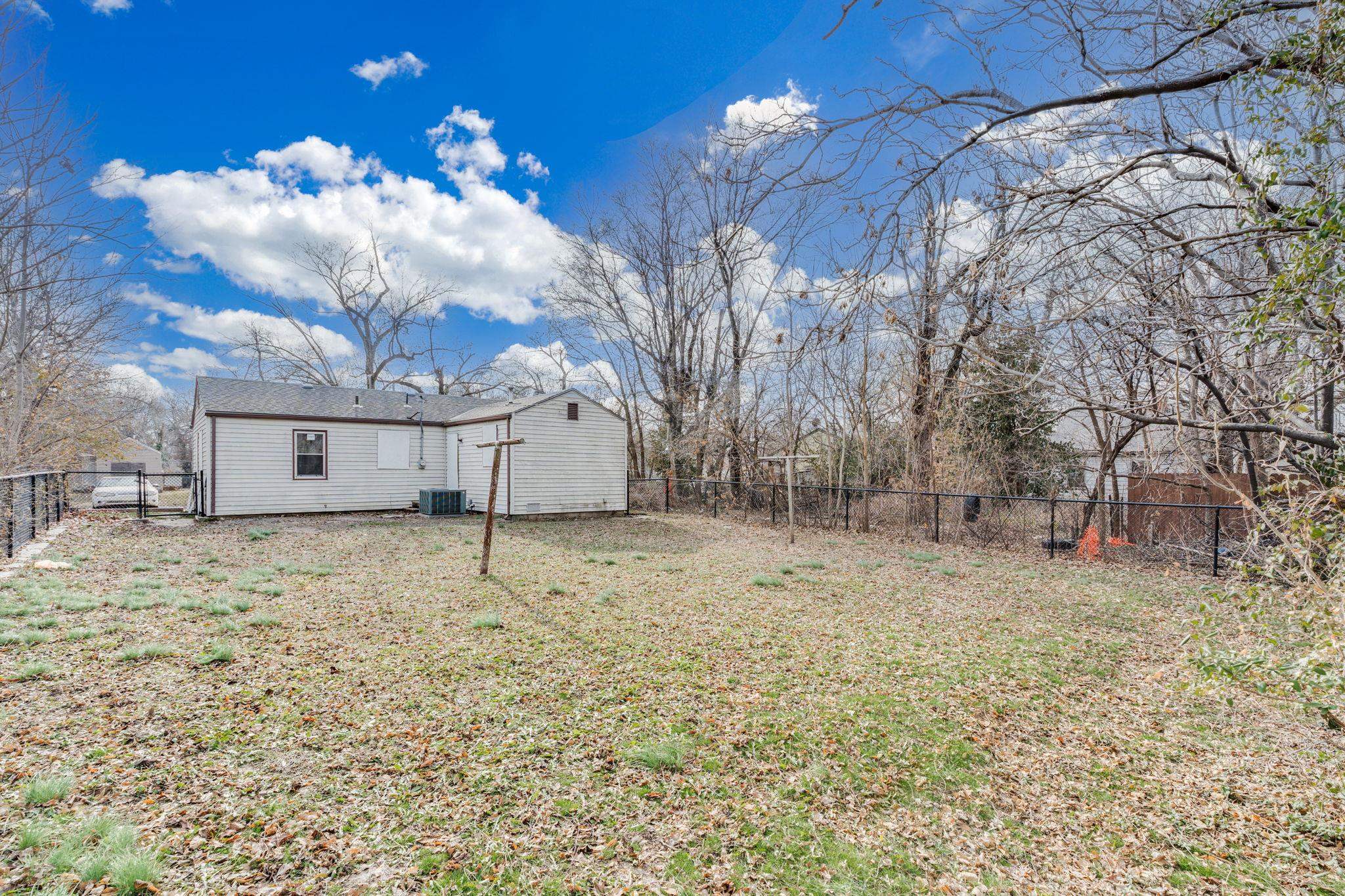 2418 E 8th Street N Wichita KS 67214
