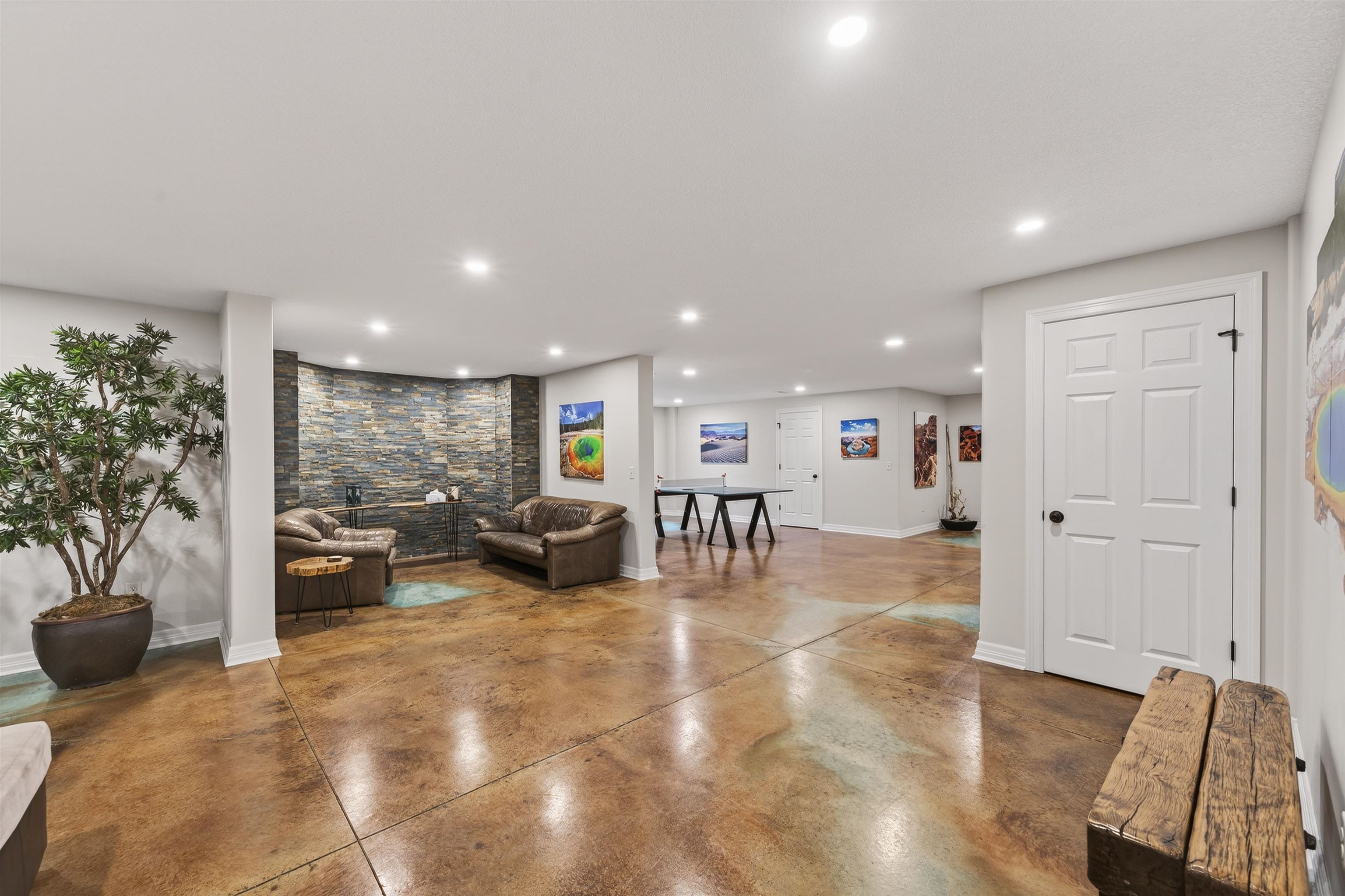 2100 N East Lake Road Newton KS 67114