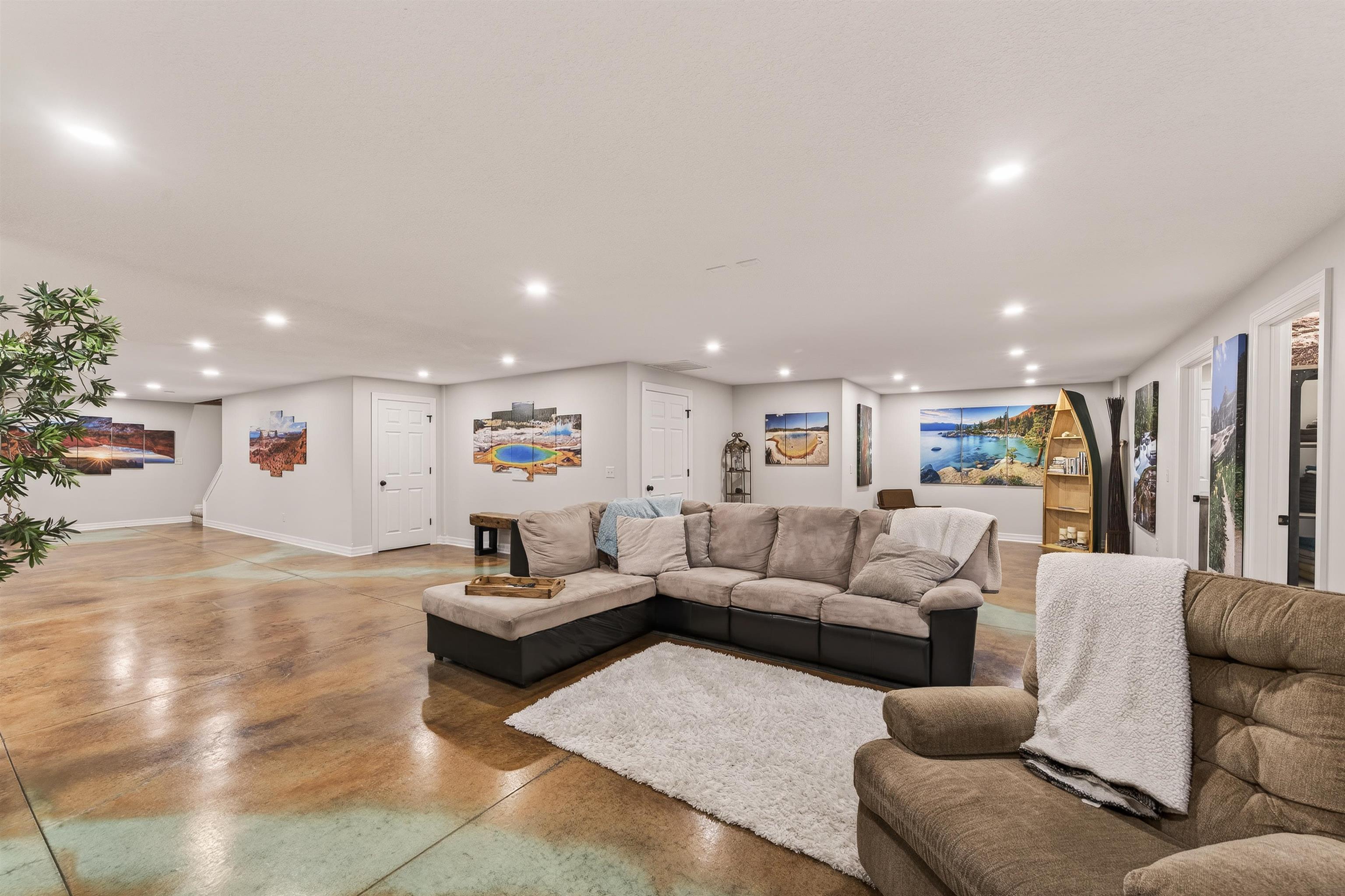 2100 N East Lake Road Newton KS 67114