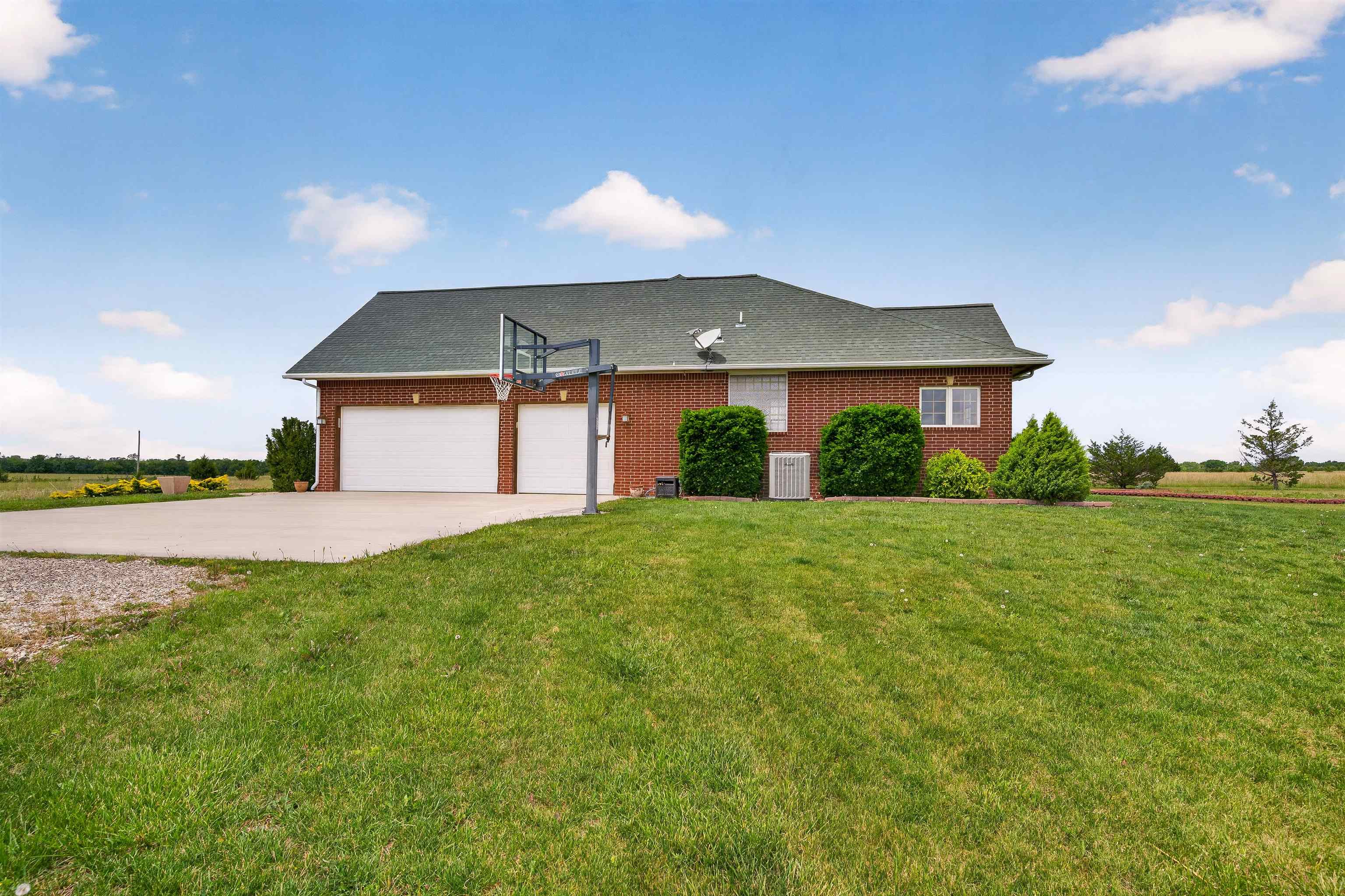 2100 N East Lake Road Newton KS 67114
