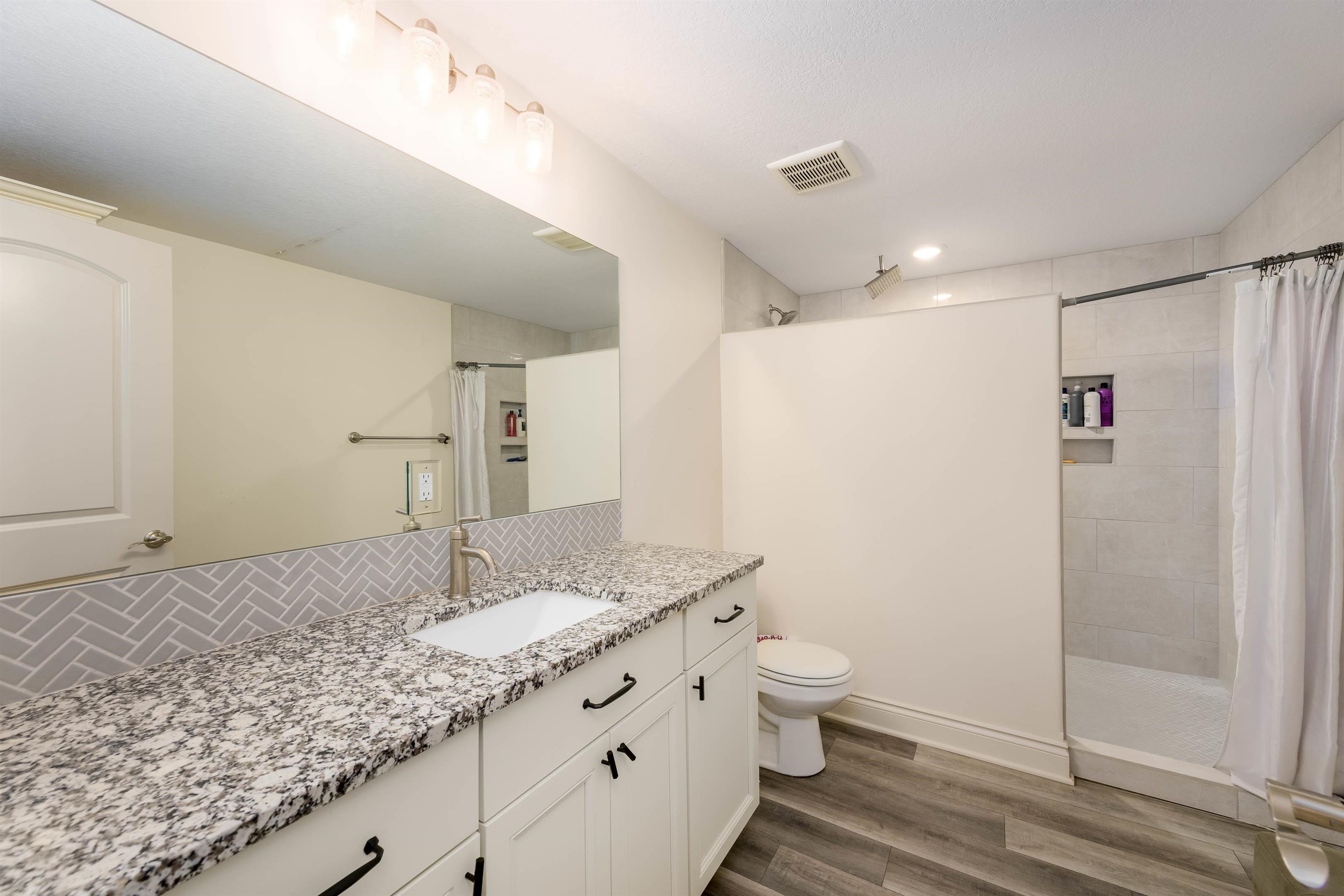 6733 E Central Park Avenue Bel Aire KS 67226