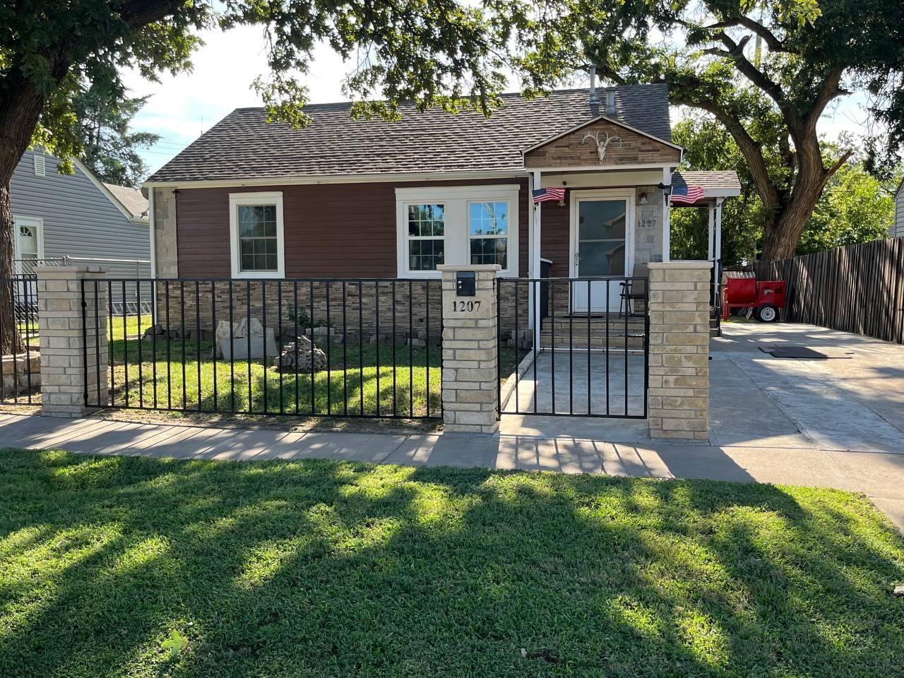 1207 N Hydraulic Street Wichita KS 67214