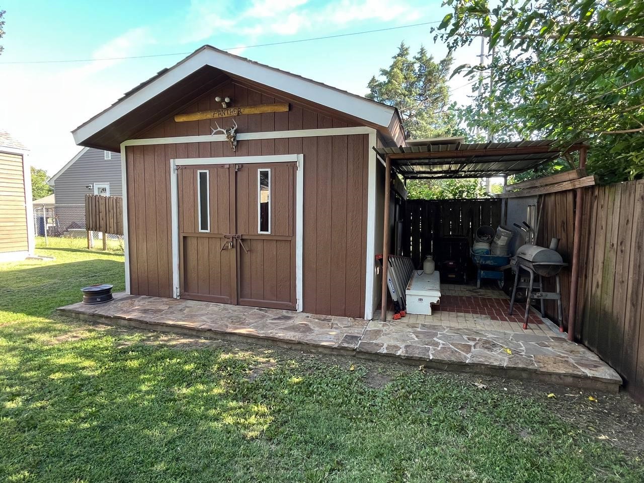 1207 N Hydraulic Street Wichita KS 67214
