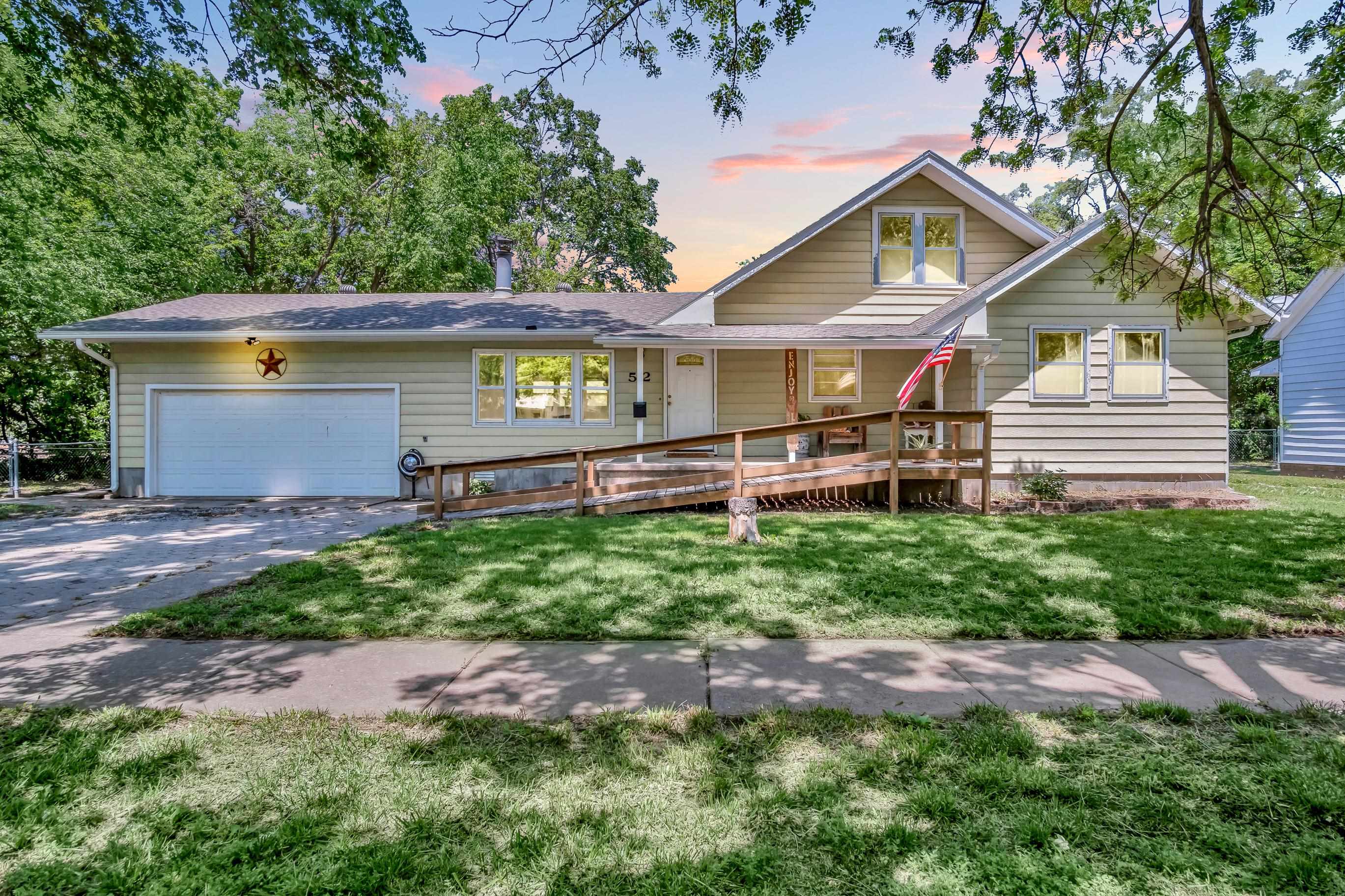 512 E 7th Street Newton KS 67114