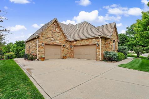 226 E Prairie Point Court Andover KS 67002