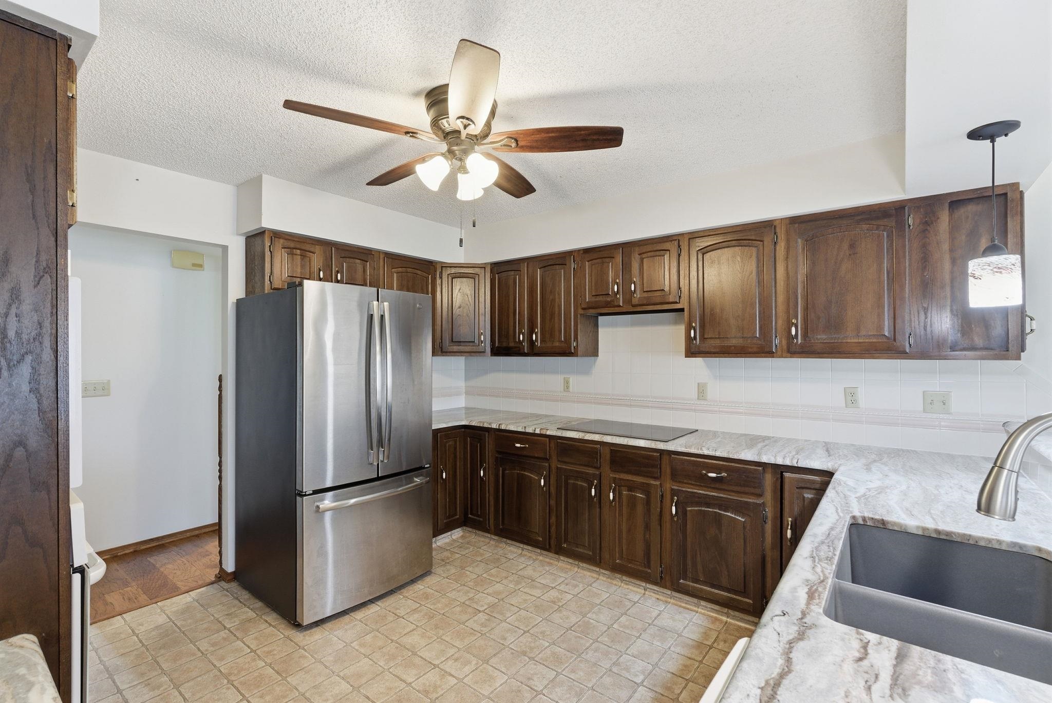 500 Rolling Hills Newton KS 67114