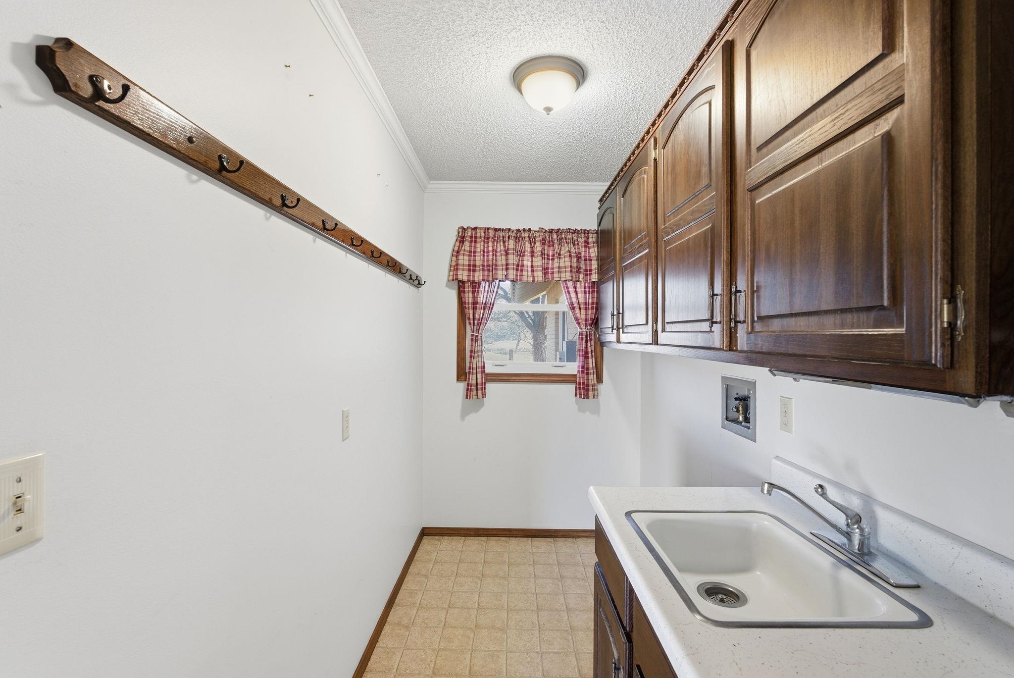 500 Rolling Hills Newton KS 67114