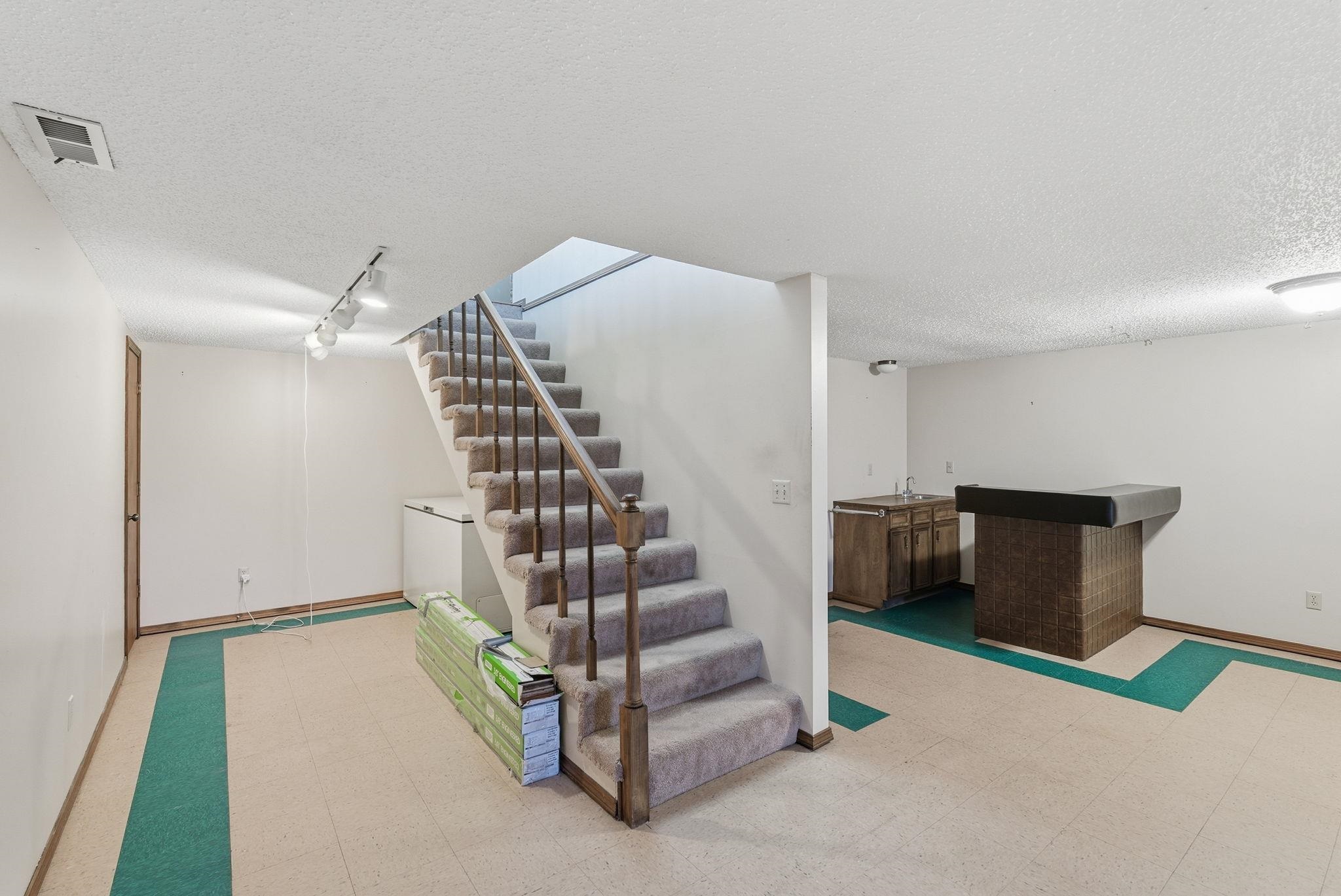 500 Rolling Hills Newton KS 67114