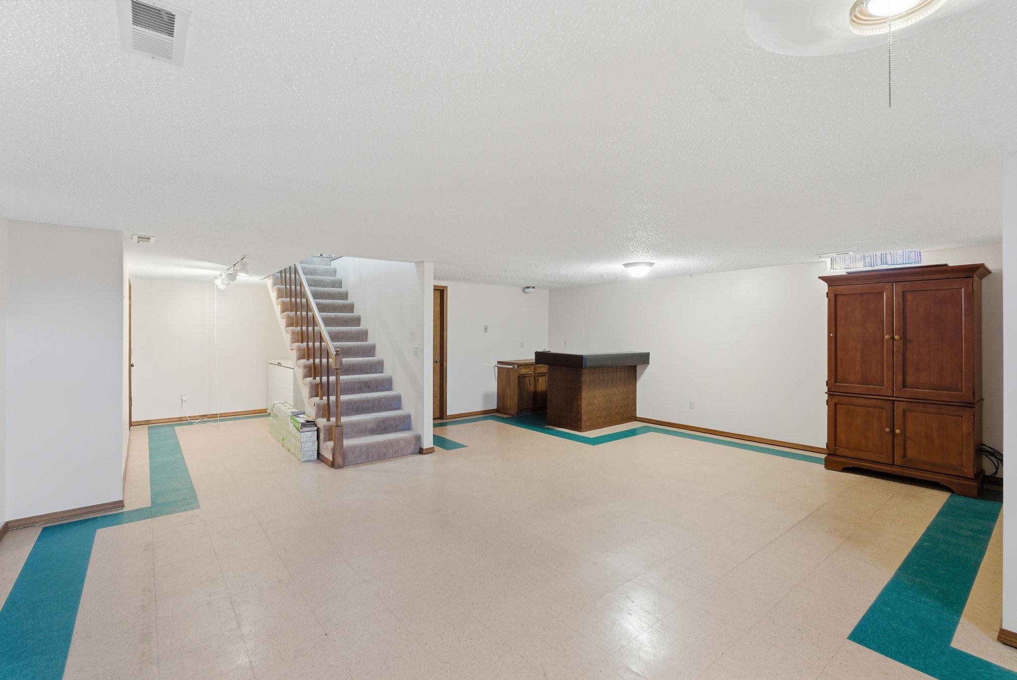 500 Rolling Hills Newton KS 67114