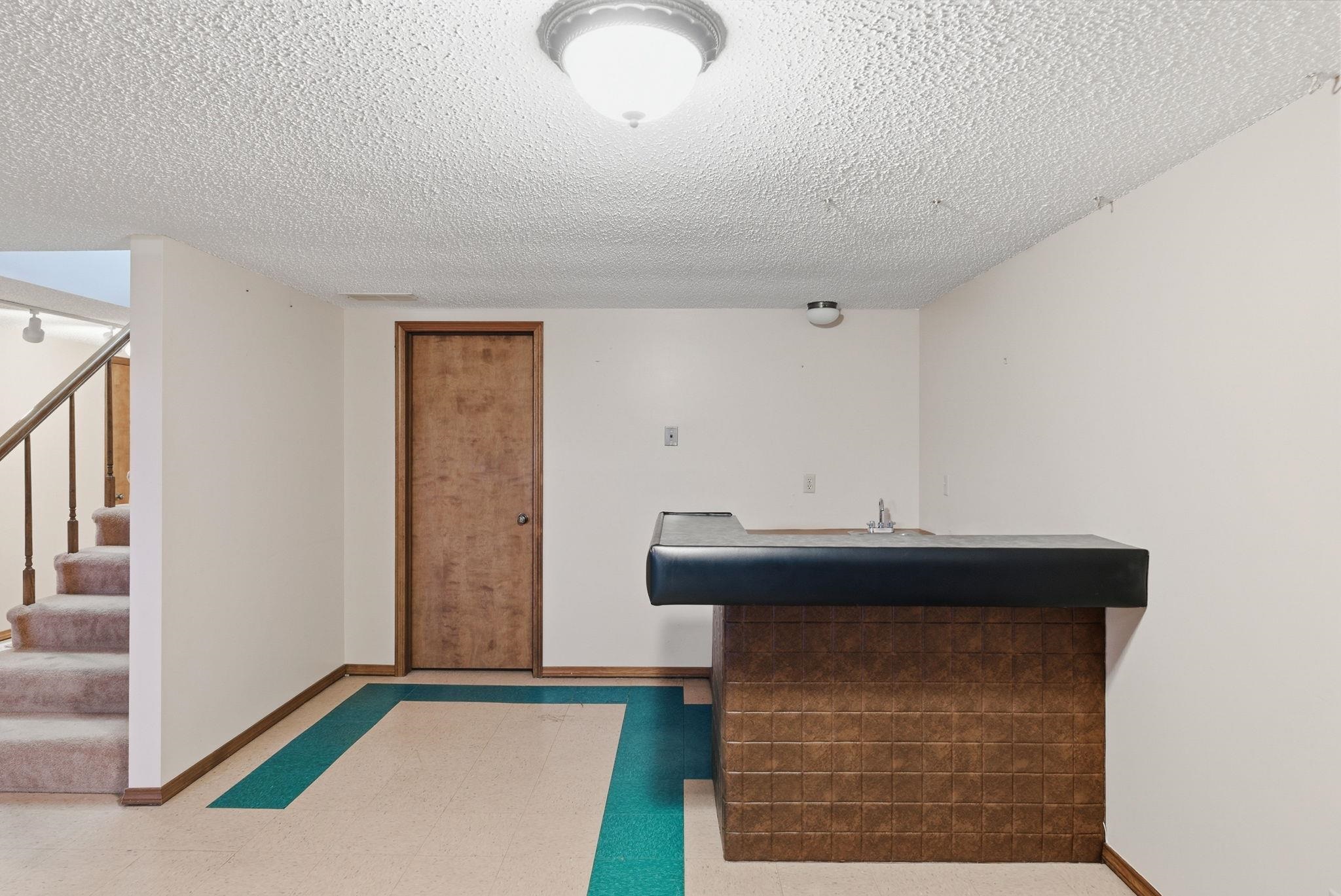 500 Rolling Hills Newton KS 67114
