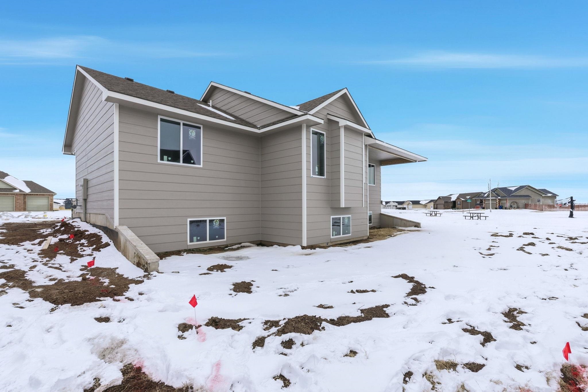 2423 S Monument Street Wichita KS 67235