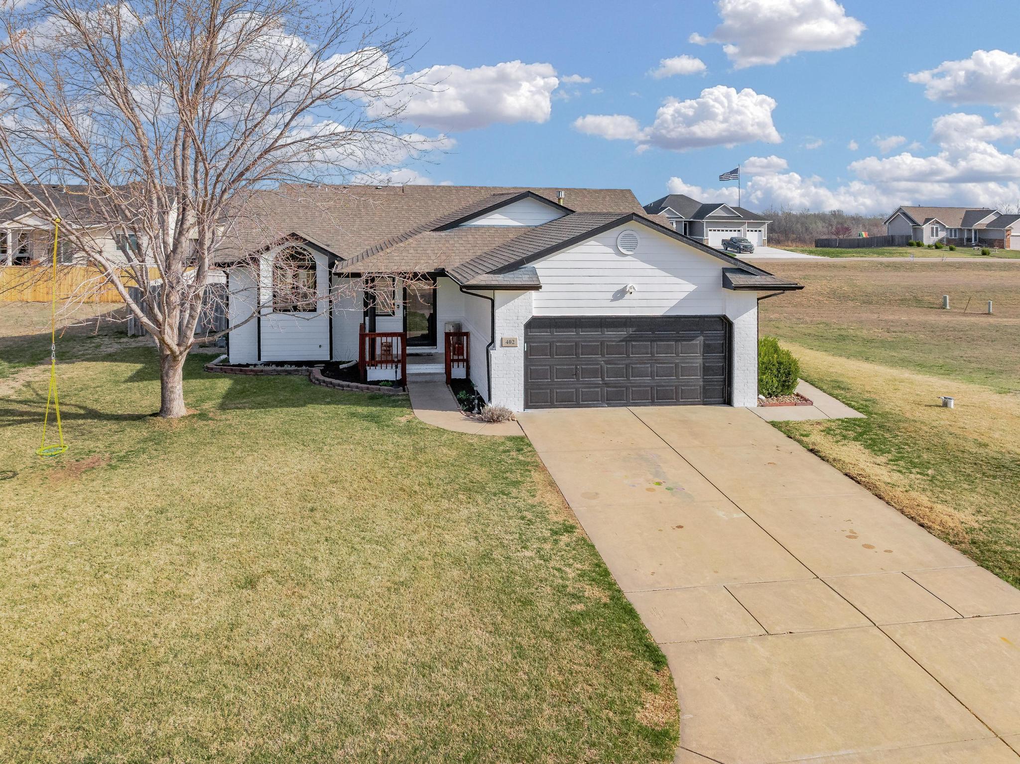 402 E Edinborough Circle Bentley KS 67016