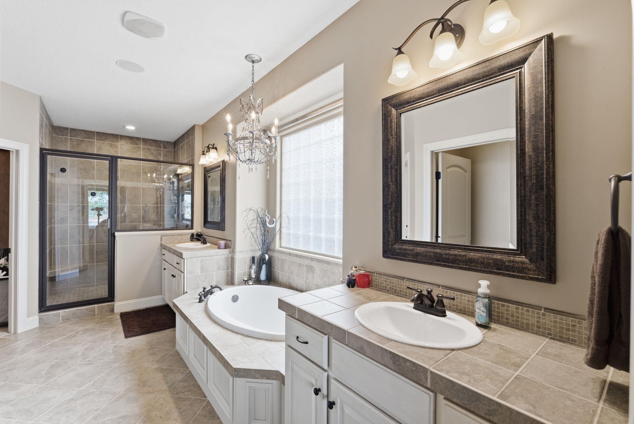 2661 N Bayside Court Wichita KS 67205