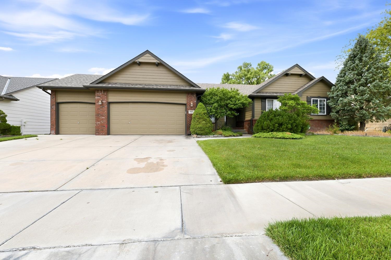921 S Glenmoor Wichita KS 67207