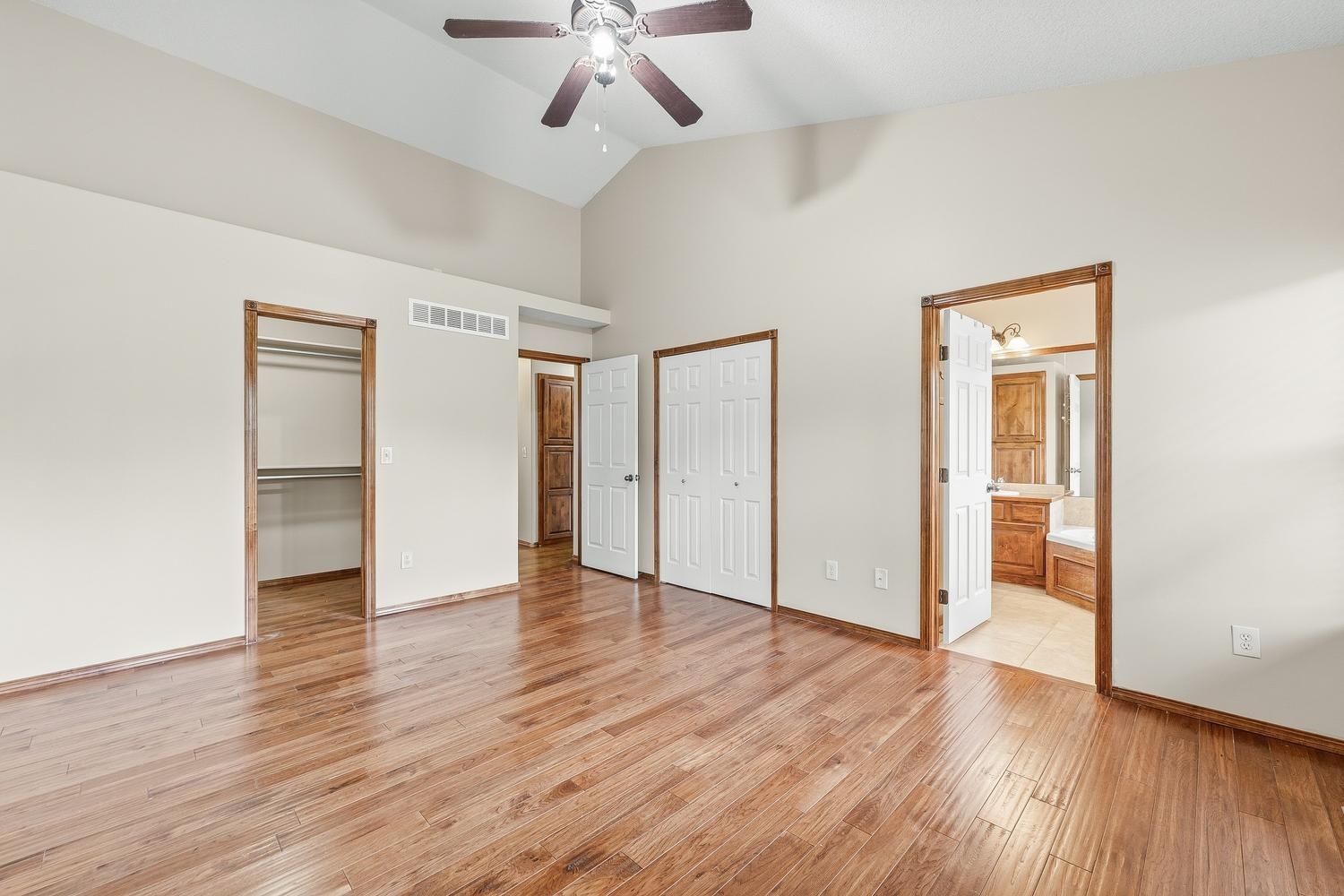 921 S Glenmoor Wichita KS 67207