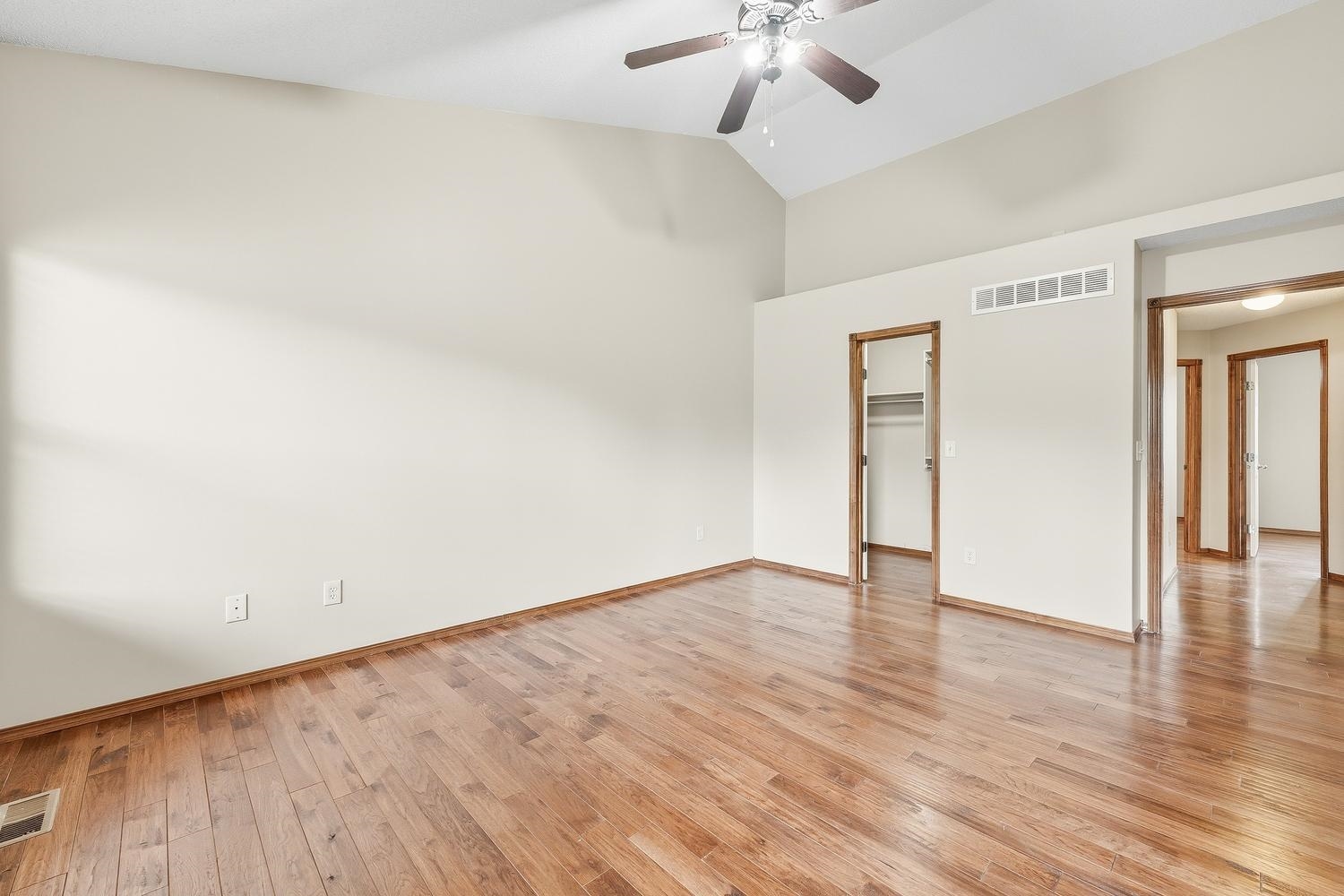 921 S Glenmoor Wichita KS 67207