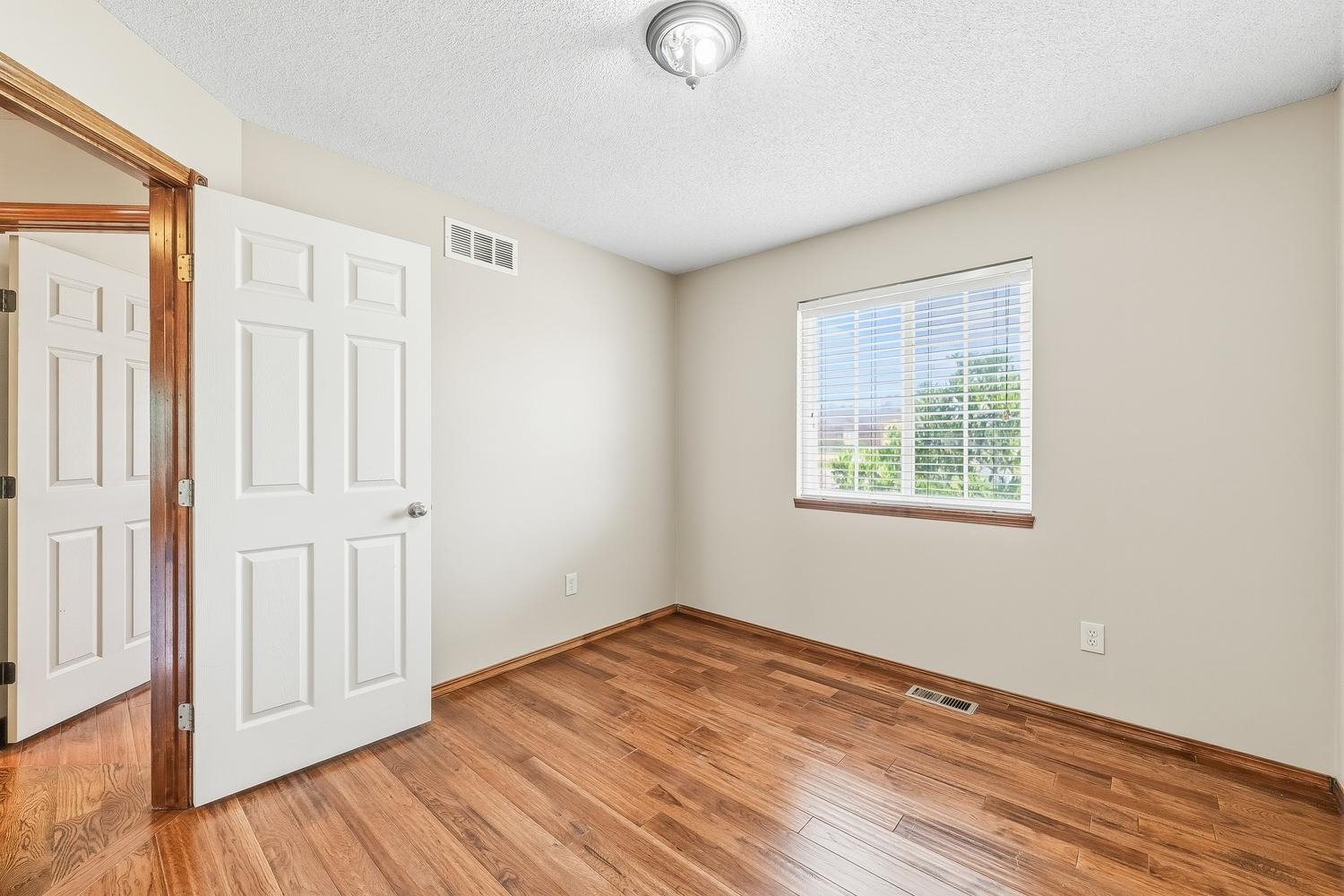 921 S Glenmoor Wichita KS 67207