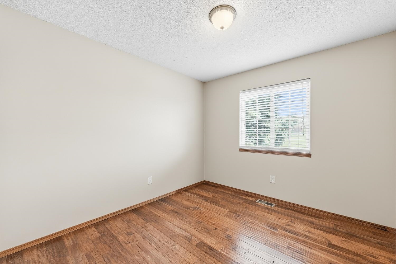921 S Glenmoor Wichita KS 67207