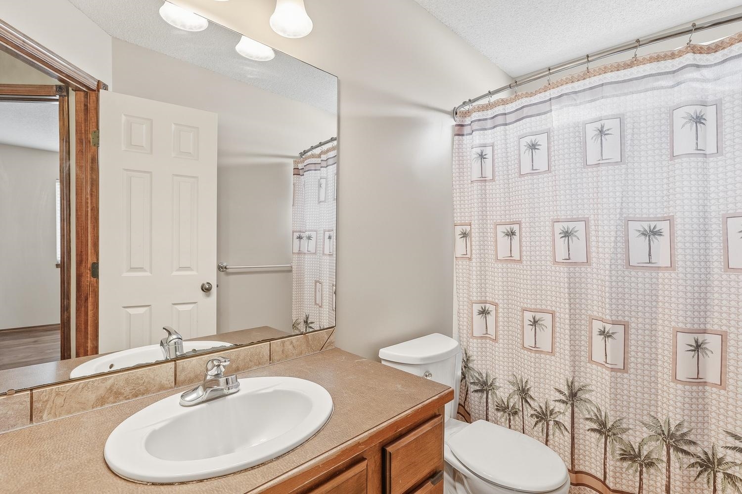 921 S Glenmoor Wichita KS 67207