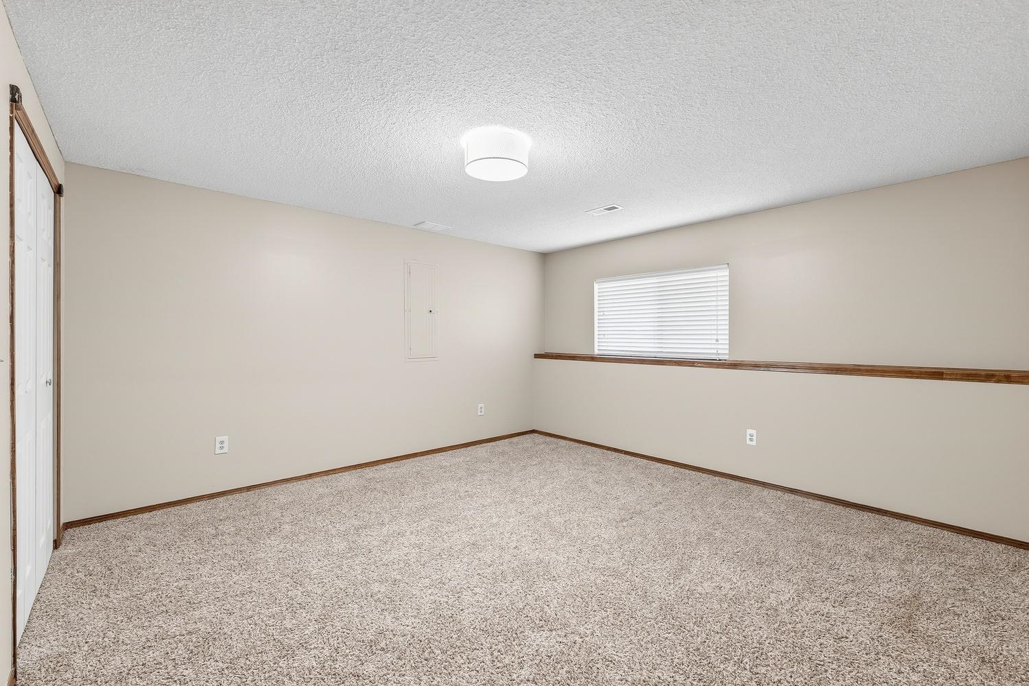 921 S Glenmoor Wichita KS 67207