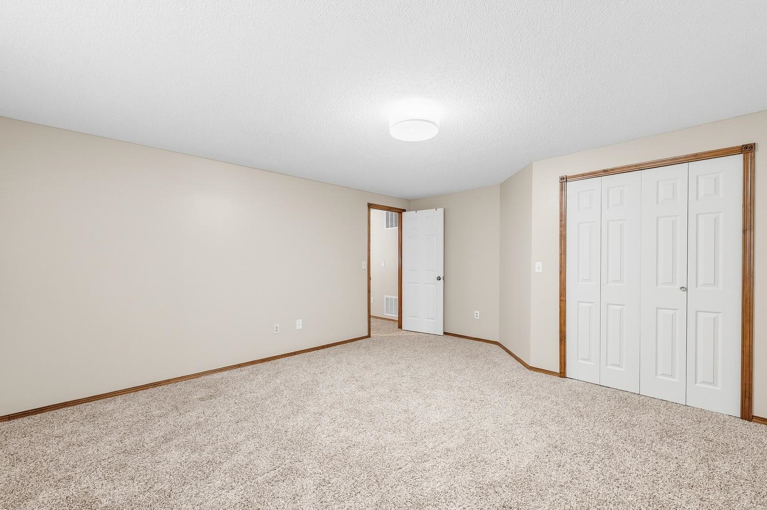 921 S Glenmoor Wichita KS 67207