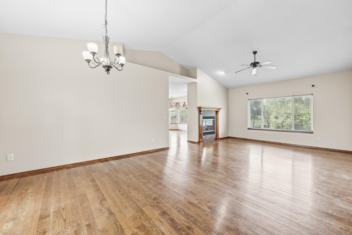921 S Glenmoor Wichita KS 67207