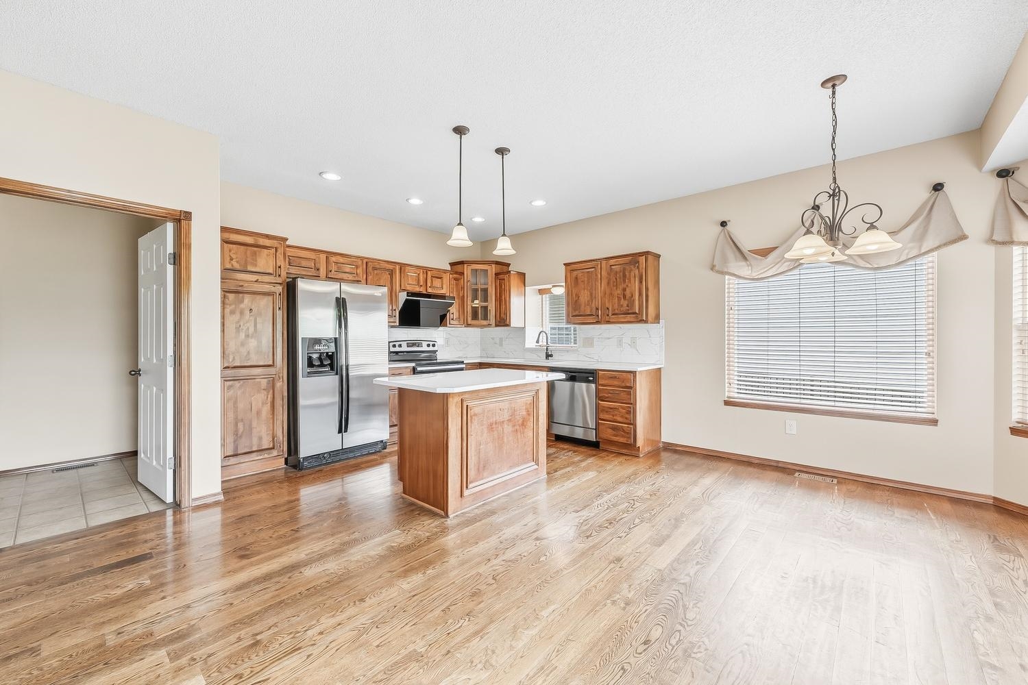 921 S Glenmoor Wichita KS 67207