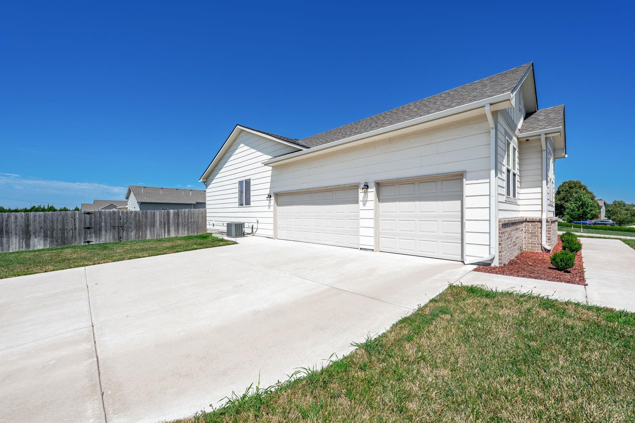 5835 N Ashford Street Park City KS 67219