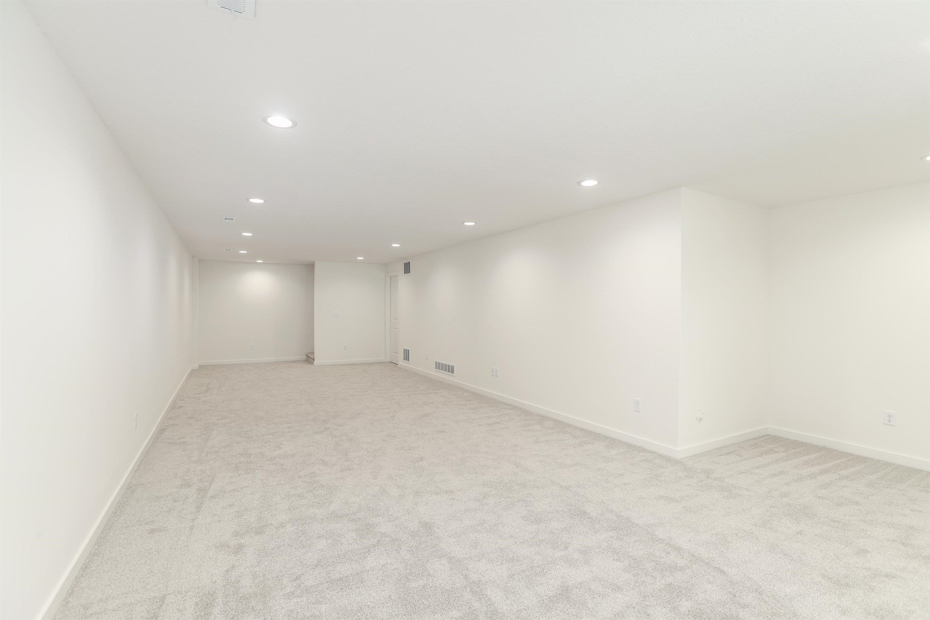 5366 N Pinecrest Street Bel Aire KS 67220