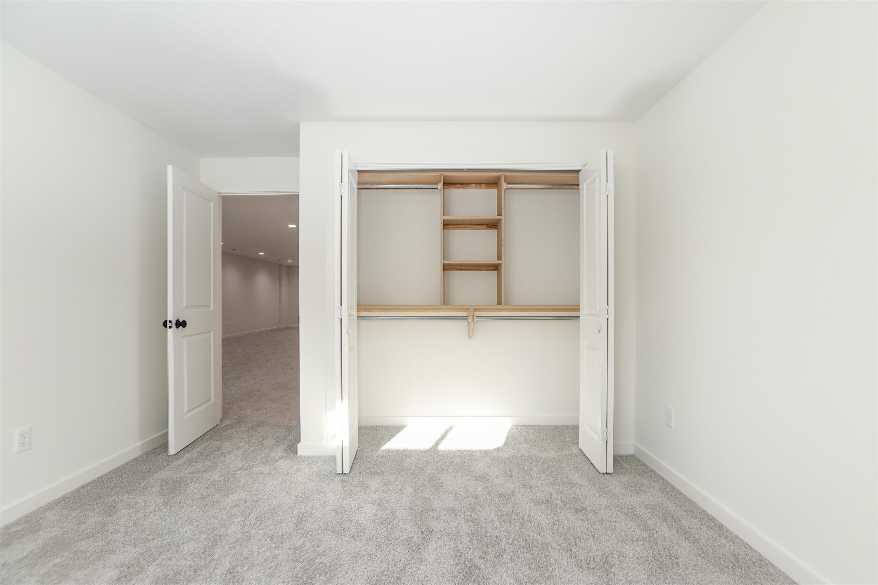 5366 N Pinecrest Street Bel Aire KS 67220