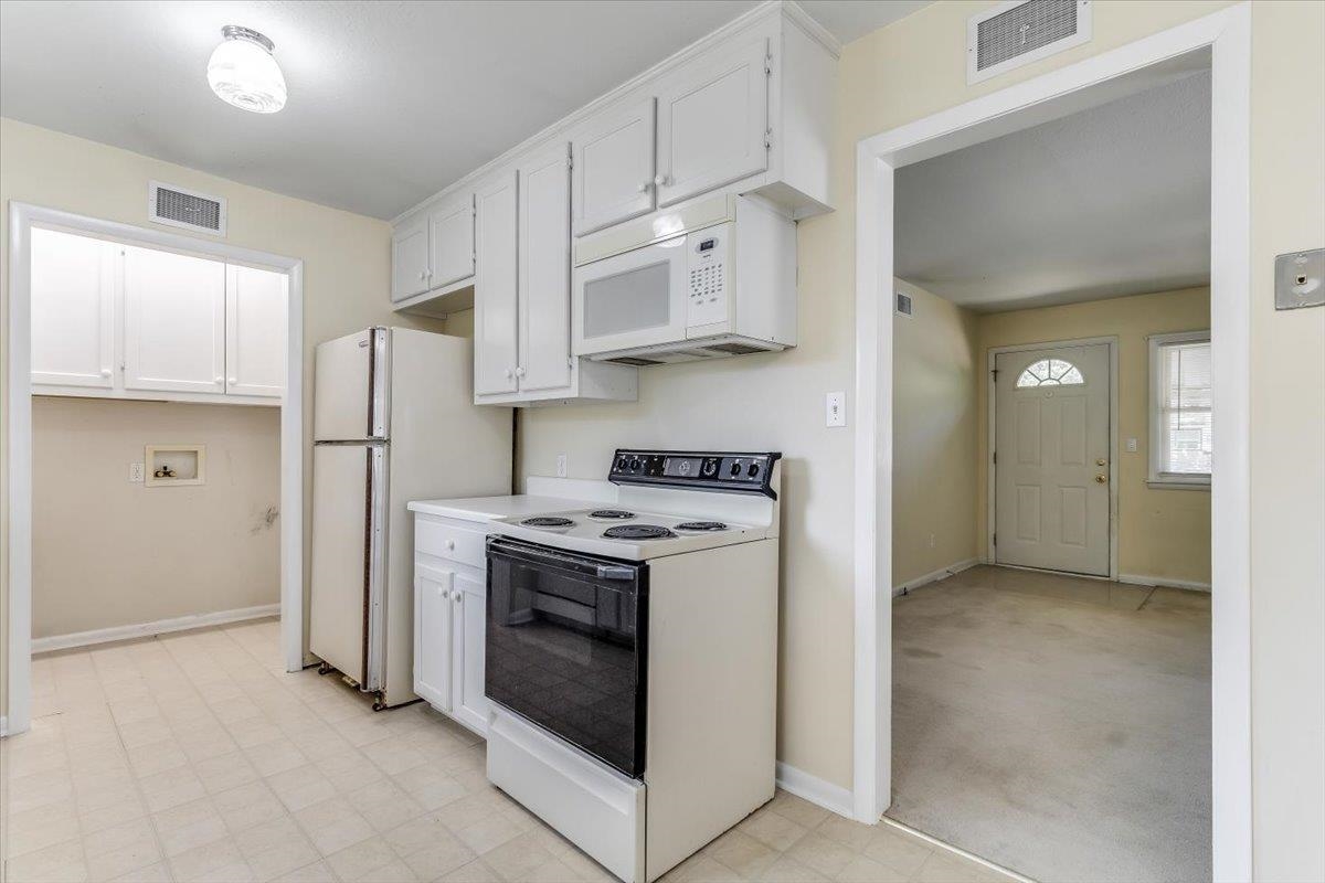 3368 S Vine Wichita KS 67217