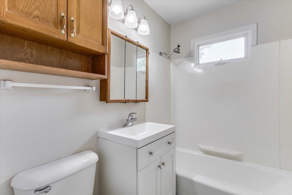 3368 S Vine Wichita KS 67217