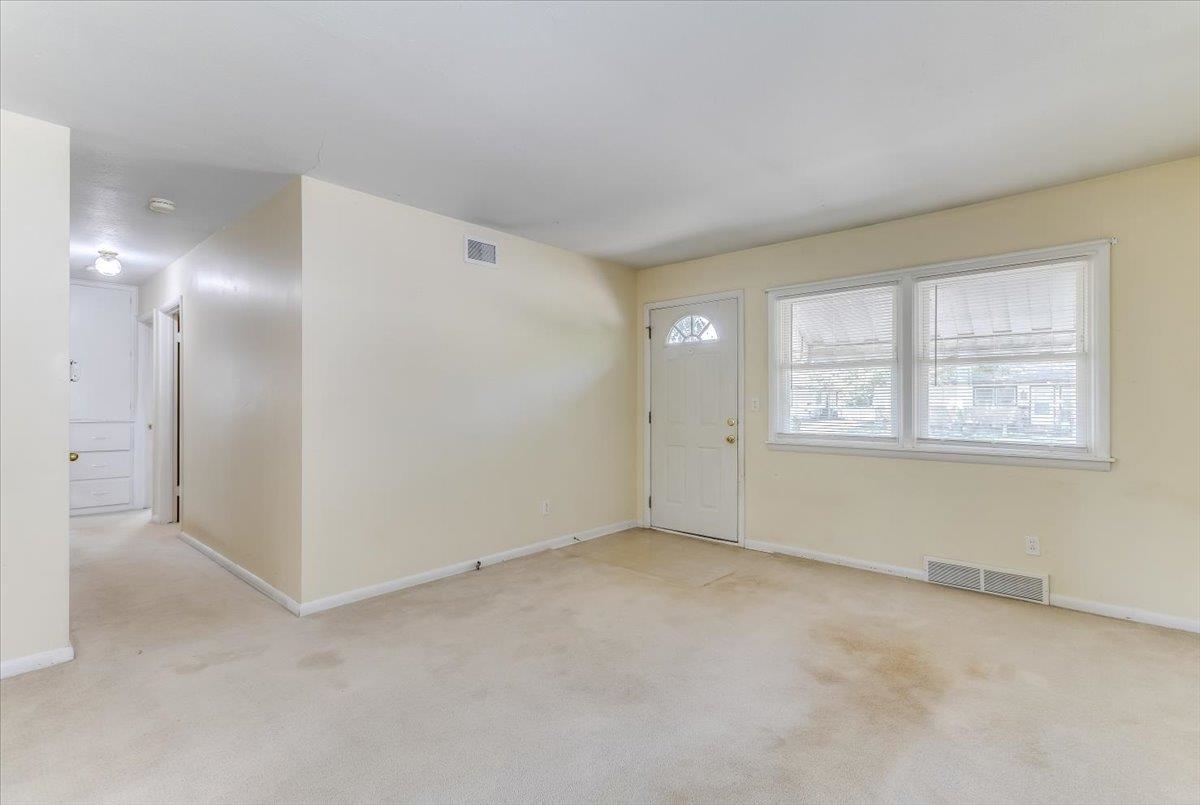 3368 S Vine Wichita KS 67217