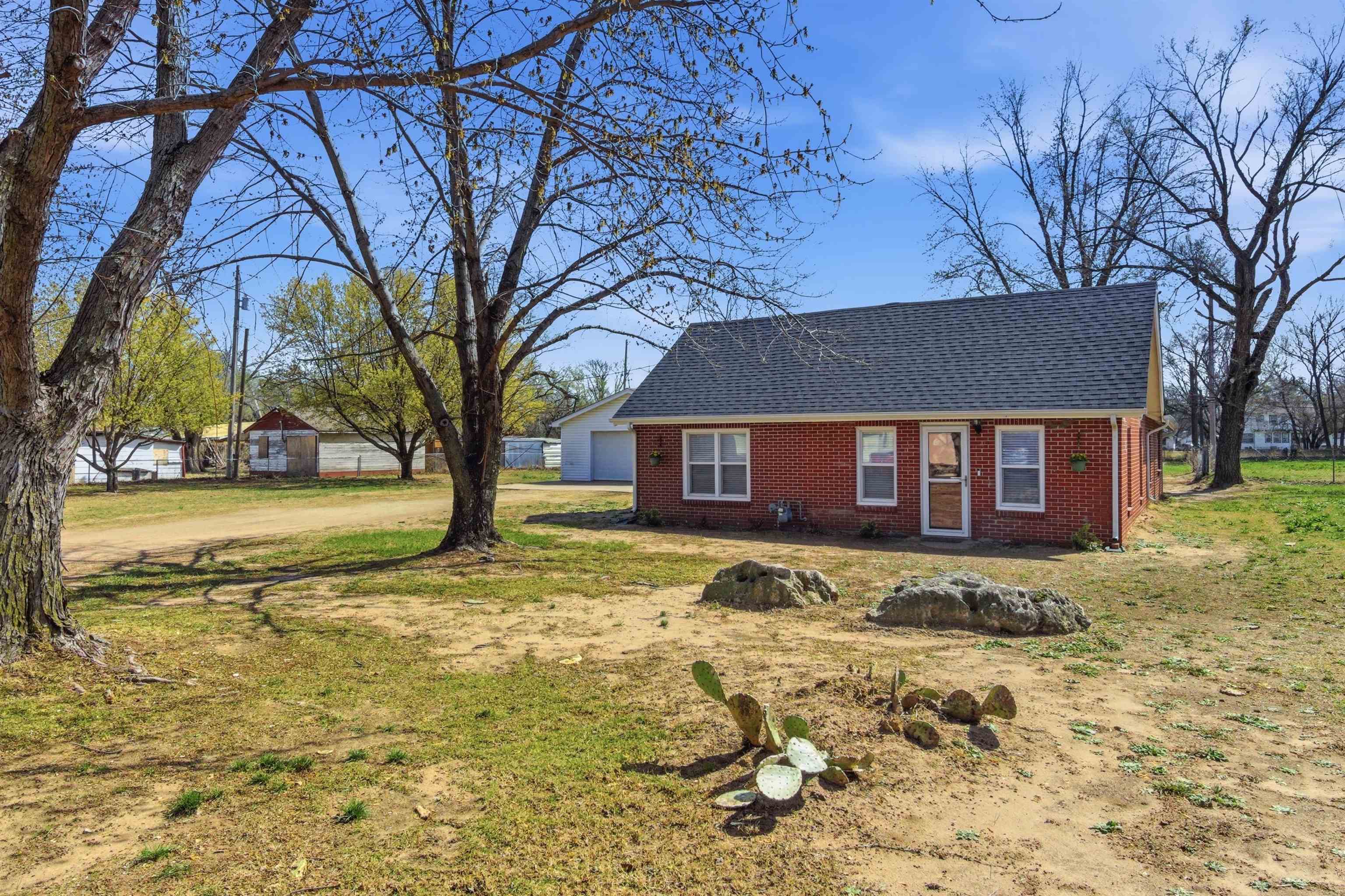 701 E 57th Street S Wichita KS 67216-3833