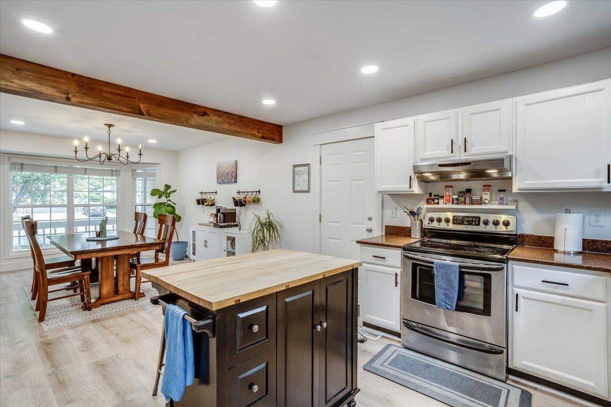 4326 N Mission Street Bel Aire KS 67226-1443