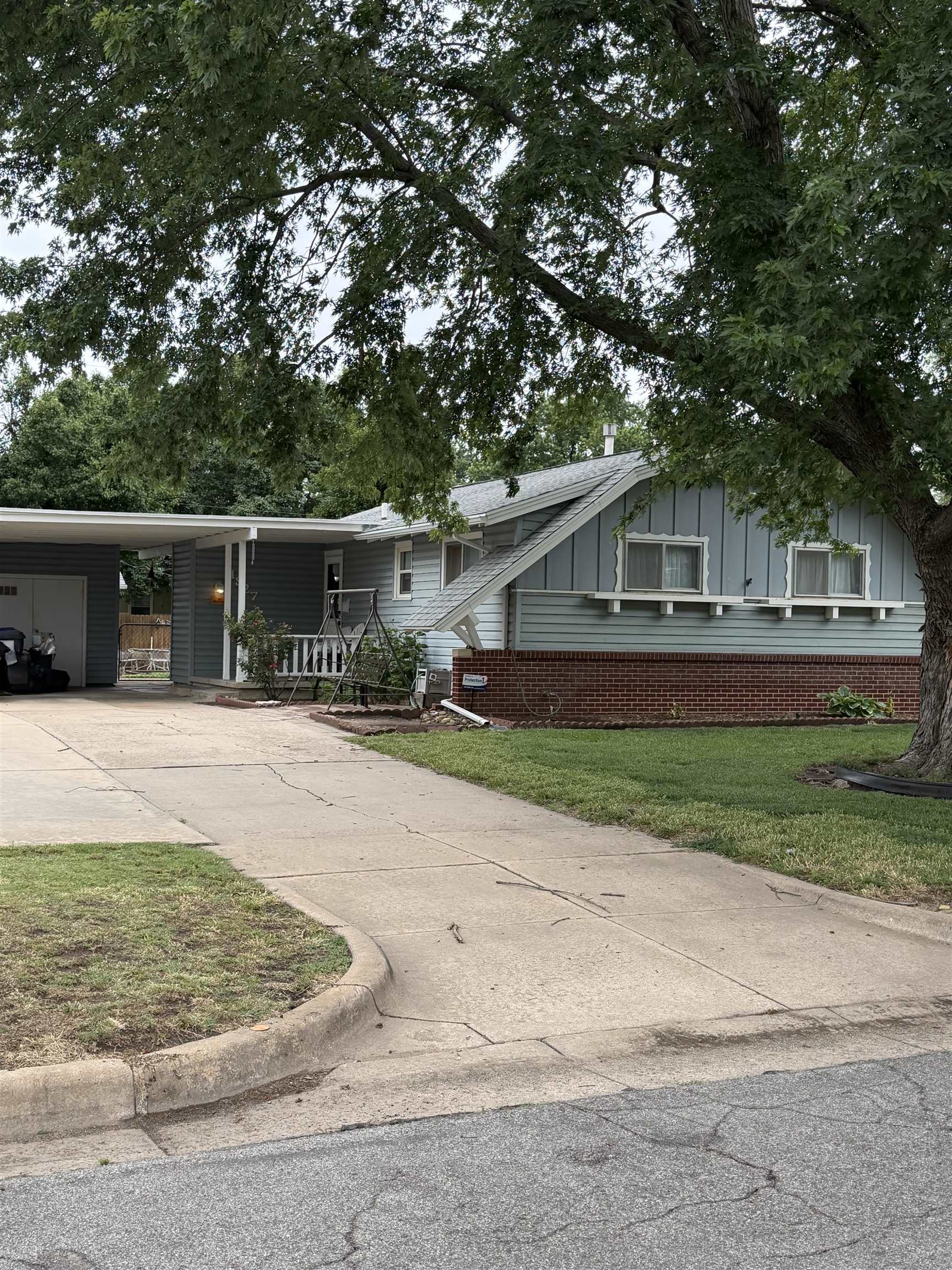 1927 N Richmond Wichita KS 67203