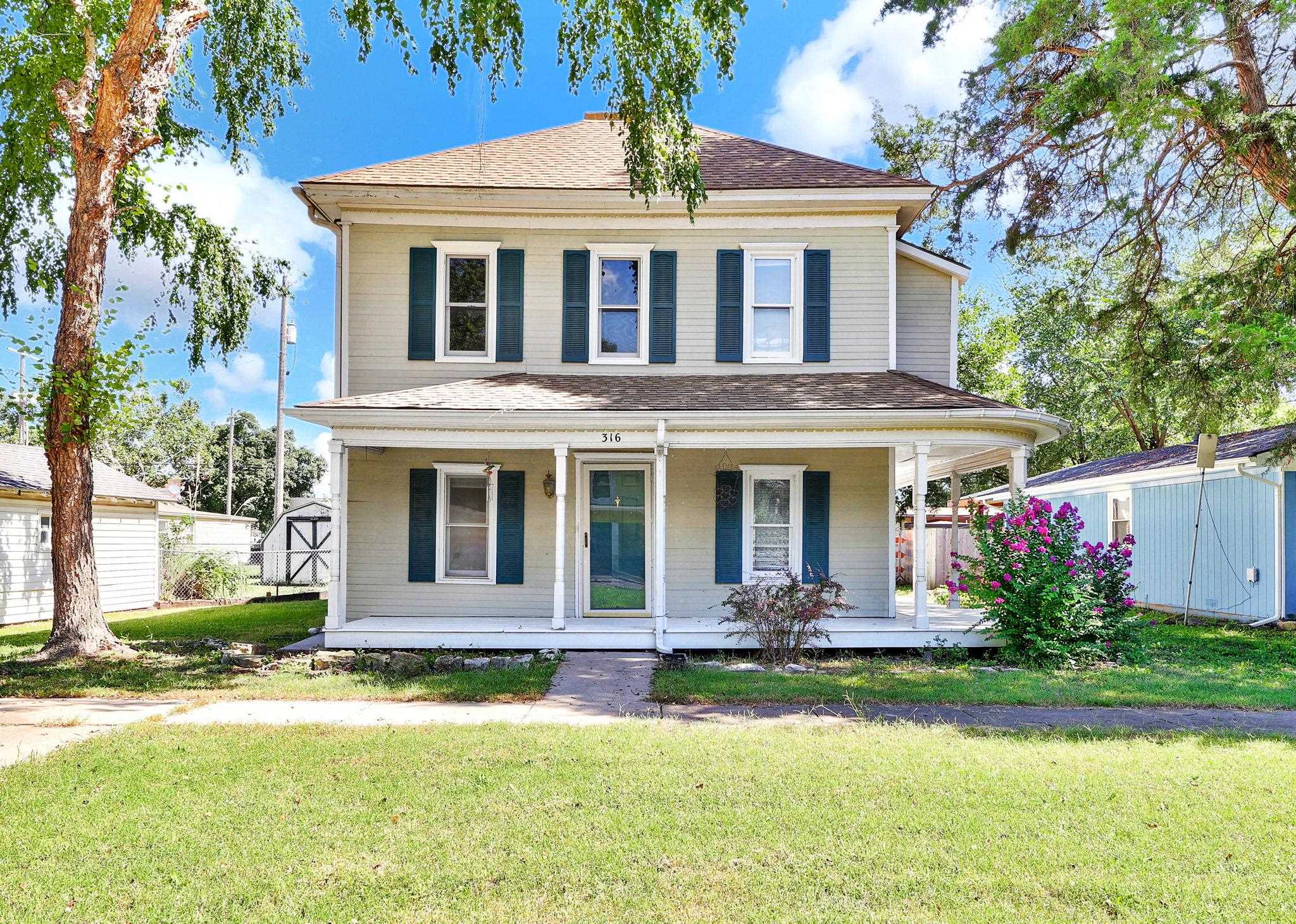 316 S Maple Douglass KS 67039